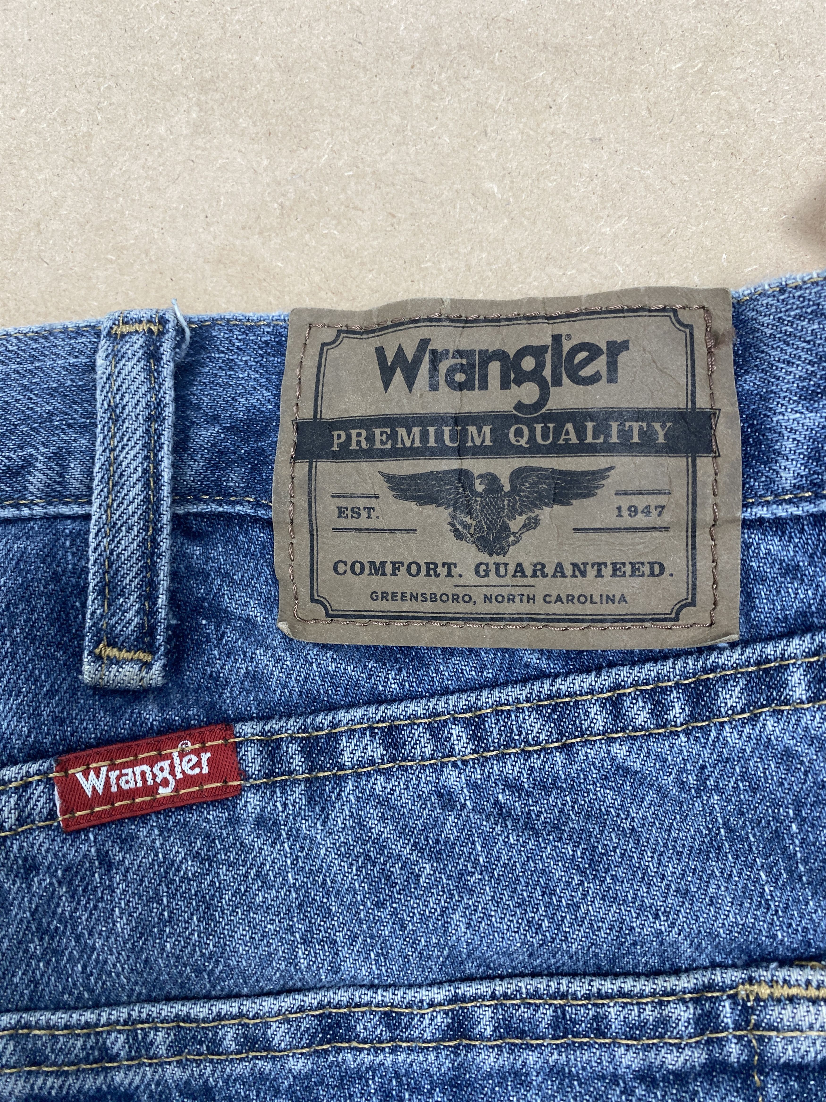 Vintage Vintage 90s WRANGLER Faded Straight Cut Mid Wash Jeans P0461 Size US 40 / EU 56 - 7 Thumbnail