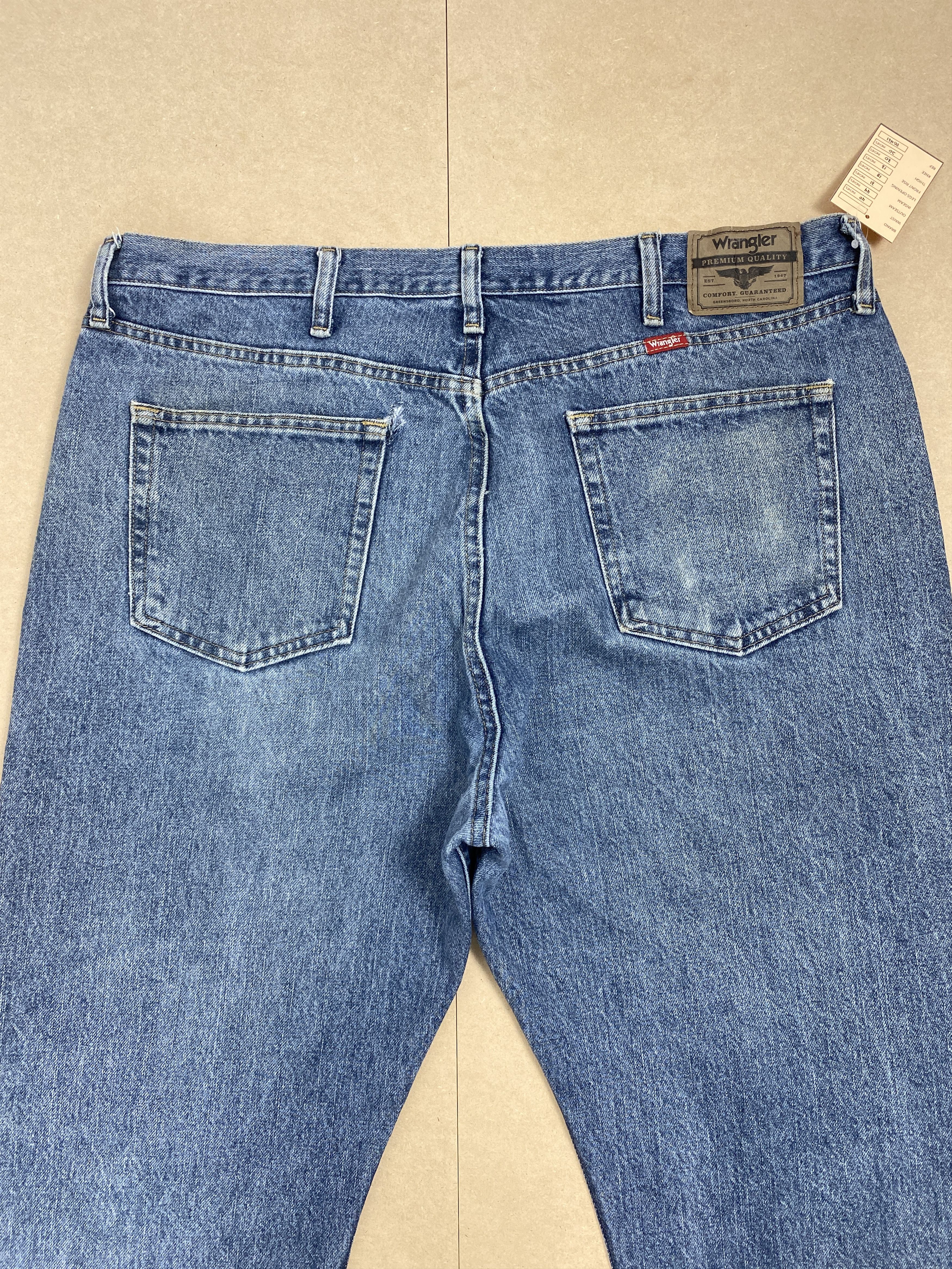 Vintage Vintage 90s WRANGLER Faded Straight Cut Mid Wash Jeans P0461 Size US 40 / EU 56 - 6 Thumbnail