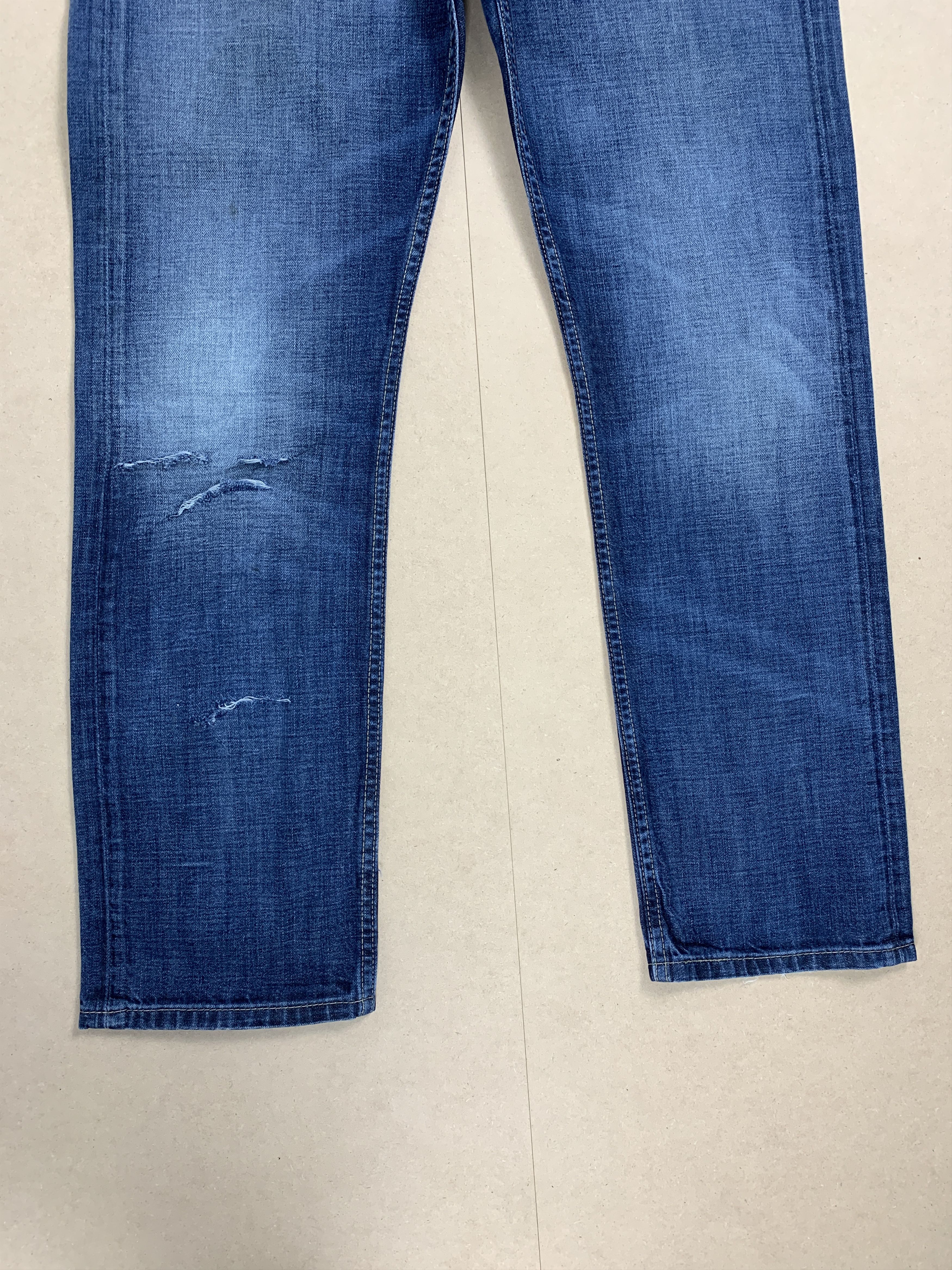 Levi's × Vintage Vintage Levi's 513 Slim Straight Cut Faded Distressed Jeans Size US 35 - 4 Thumbnail