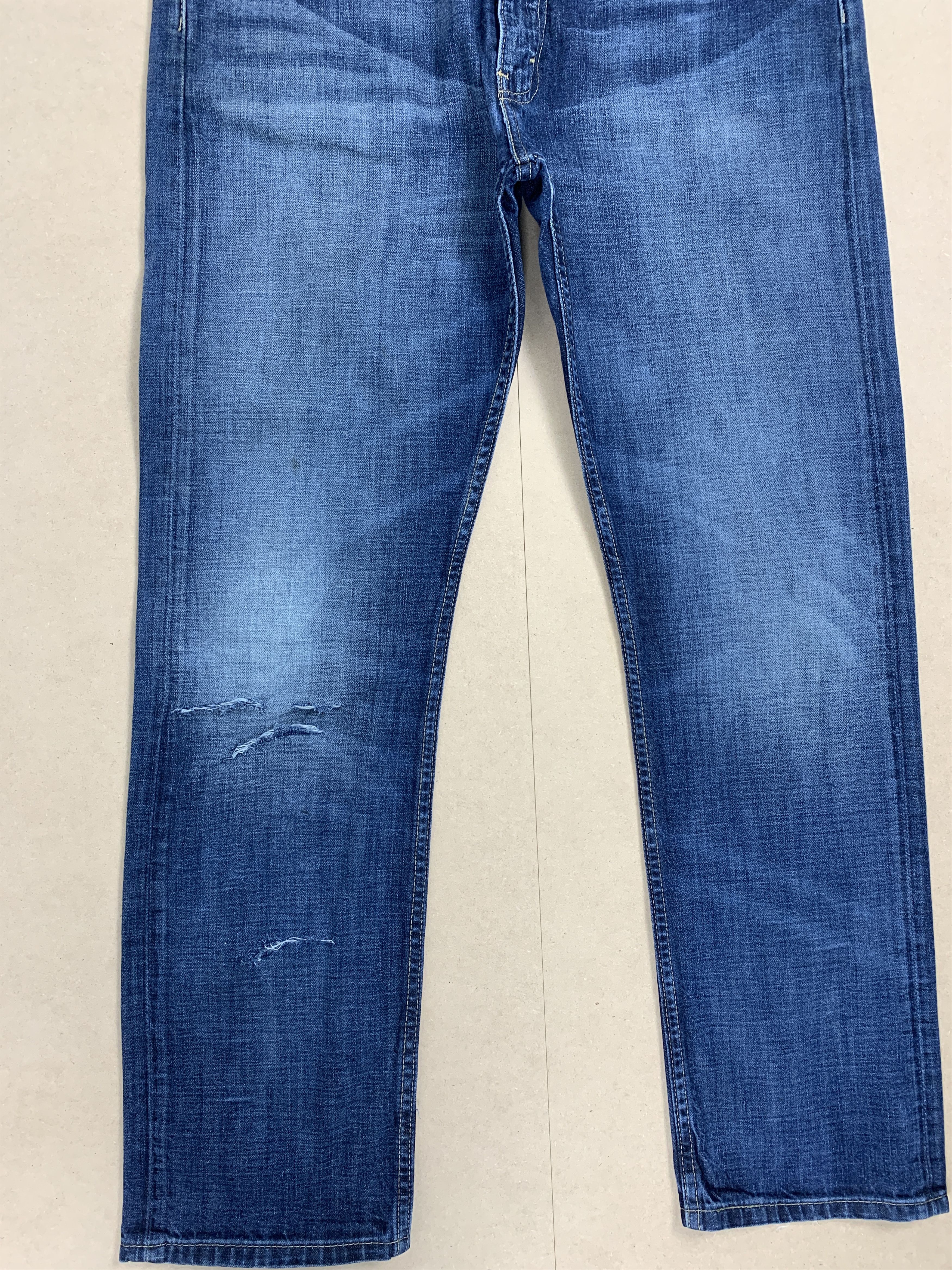 Levi's × Vintage Vintage Levi's 513 Slim Straight Cut Faded Distressed Jeans Size US 35 - 3 Thumbnail