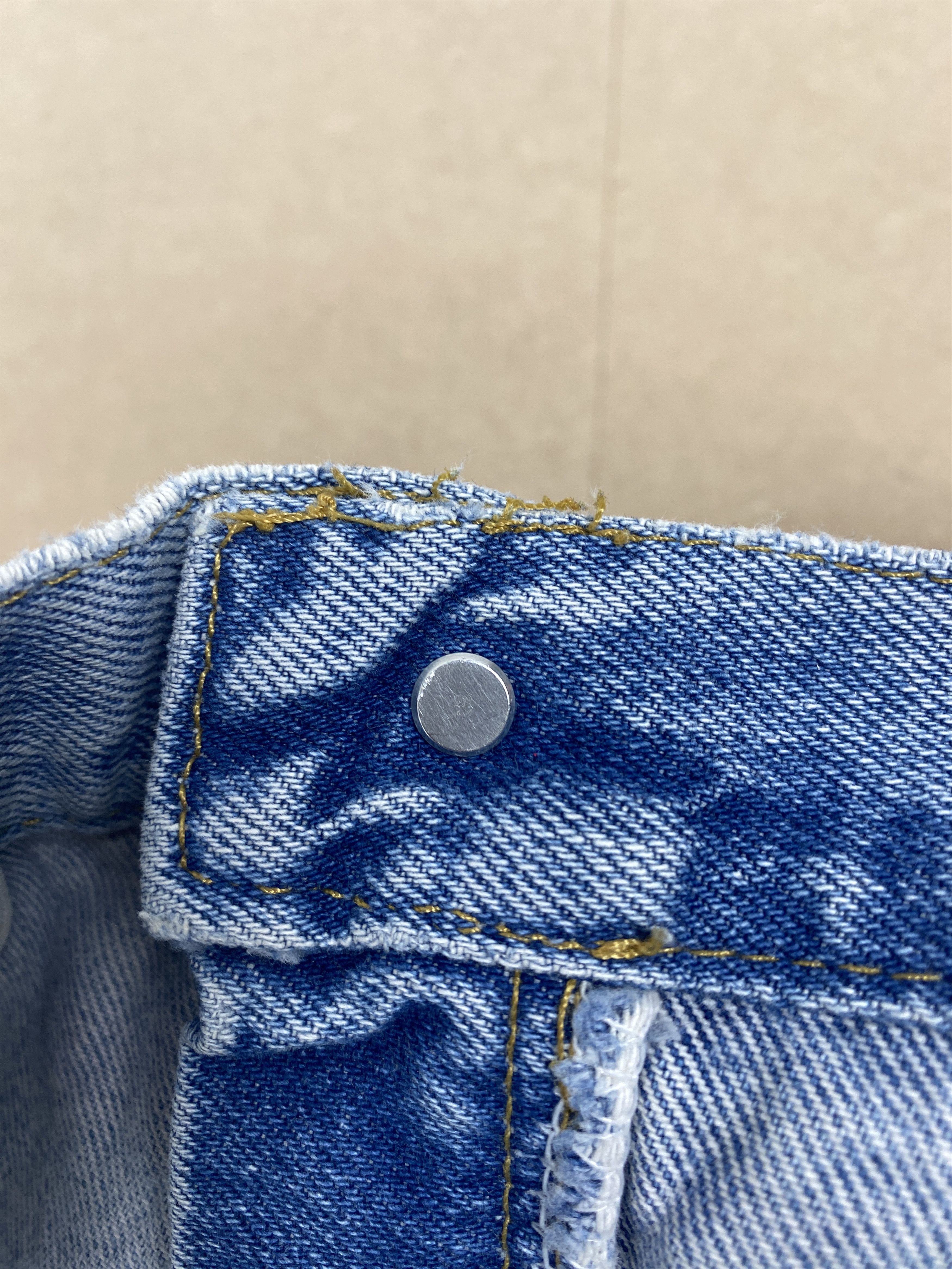 Lee Vintage Lee Straight Cut Distressed Faded Jeans P0434 Size US 33 - 12 Thumbnail