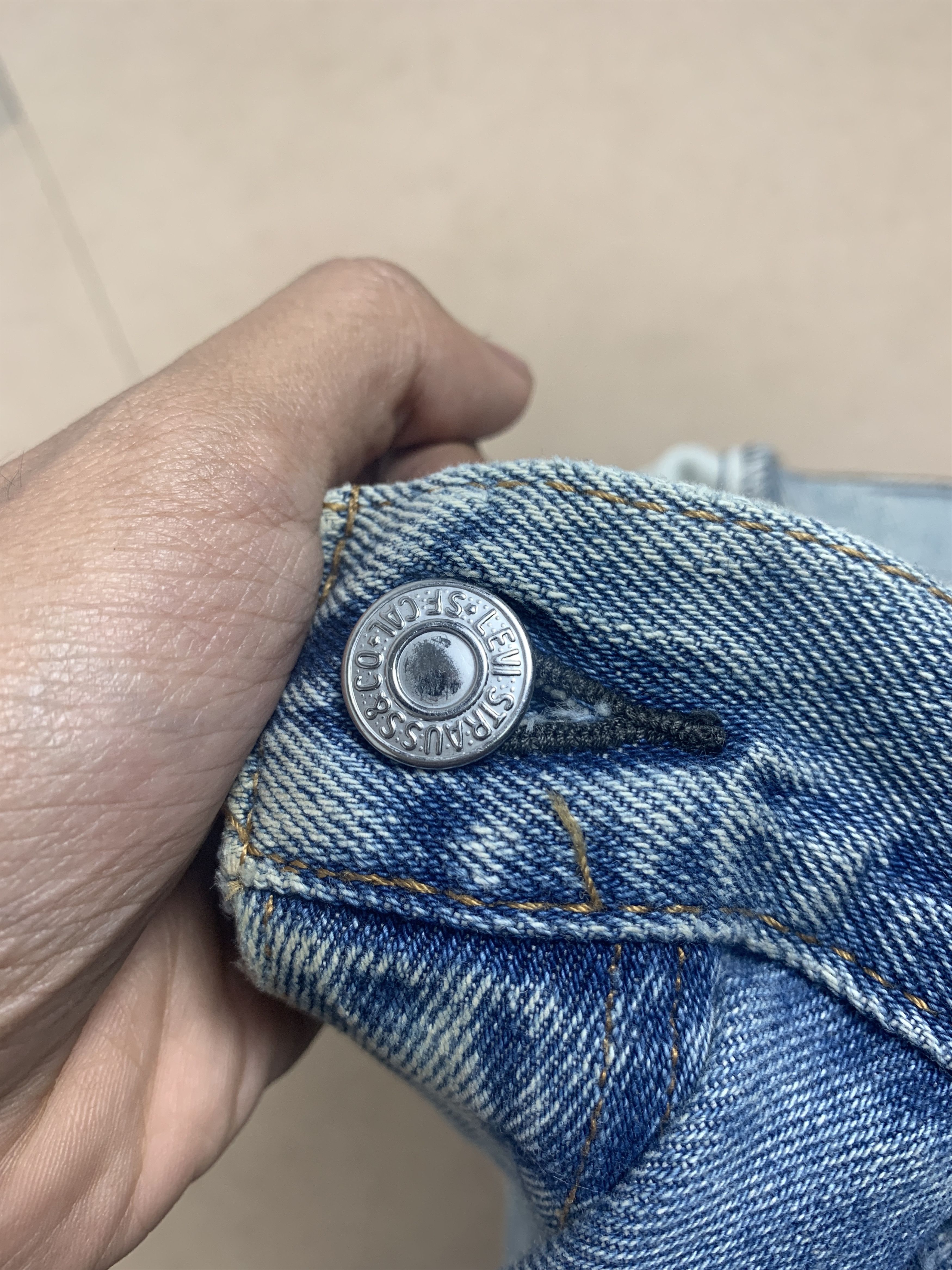 Levi's Vintage Levis 560 Faded Light Wash Blue Jeans Size US 38 / EU 54 - 14 Thumbnail