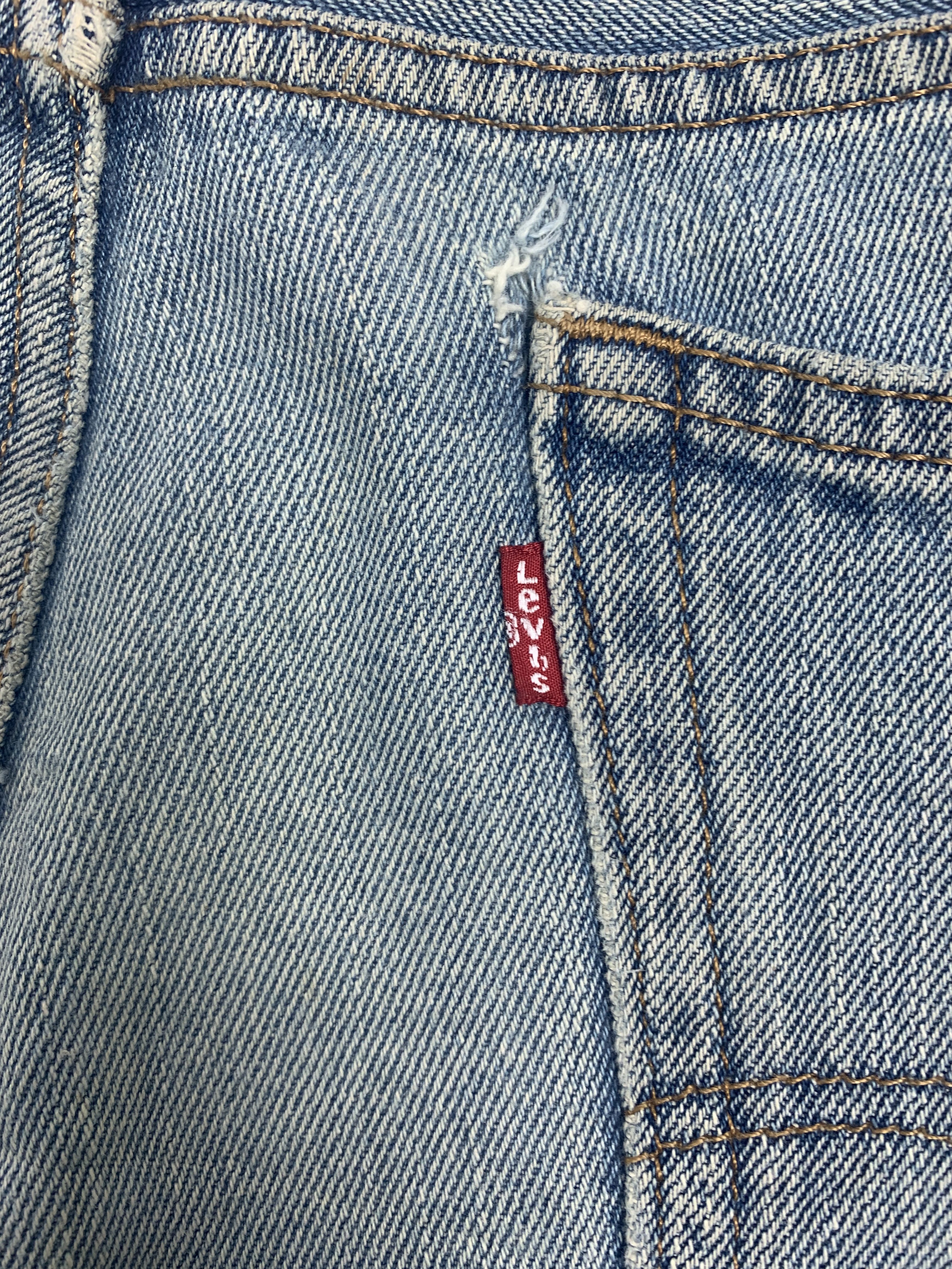 Levi's Vintage Levis 560 Faded Light Wash Blue Jeans Size US 38 / EU 54 - 8 Thumbnail