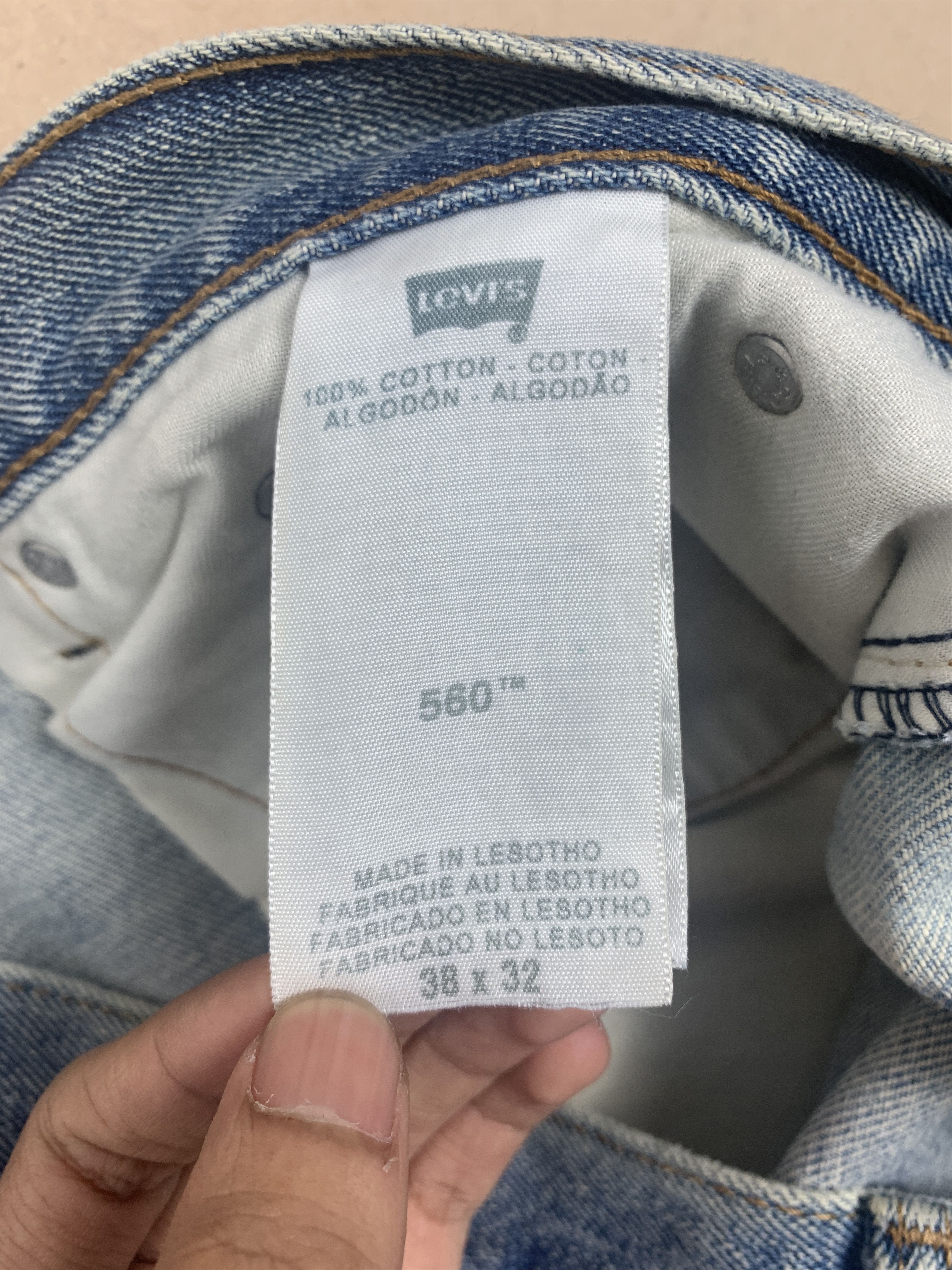 Levi's Vintage Levis 560 Faded Light Wash Blue Jeans Size US 38 / EU 54 - 10 Thumbnail