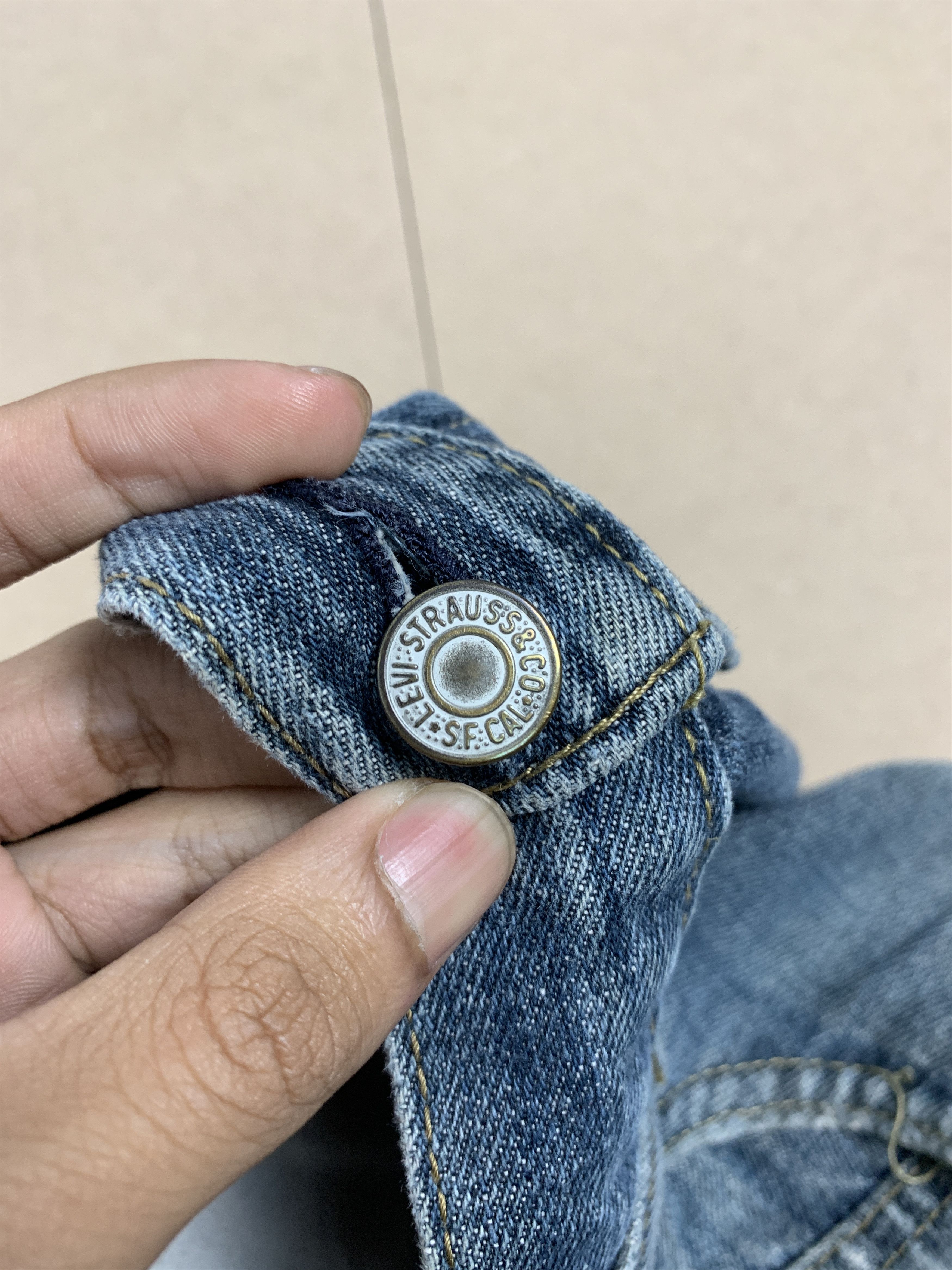 Levi's × Vintage Vintage Levis 514 Straight Cut Faded Blue Jeans Size US 36 / EU 52 - 19 Thumbnail