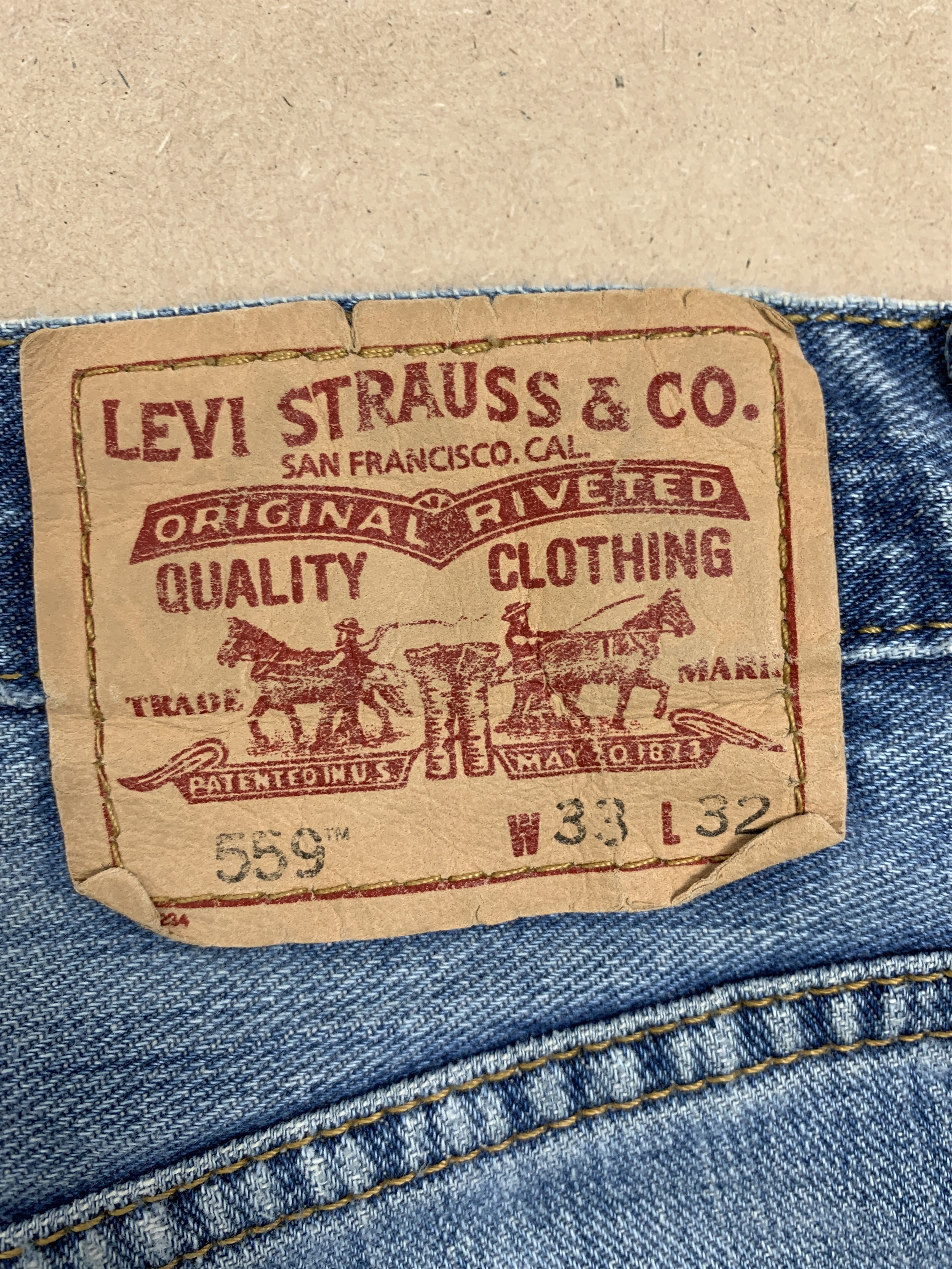 Levi's Vintage Levis 559 Straight Cut Faded Mid Wash Jeans Size US 33 - 8 Thumbnail