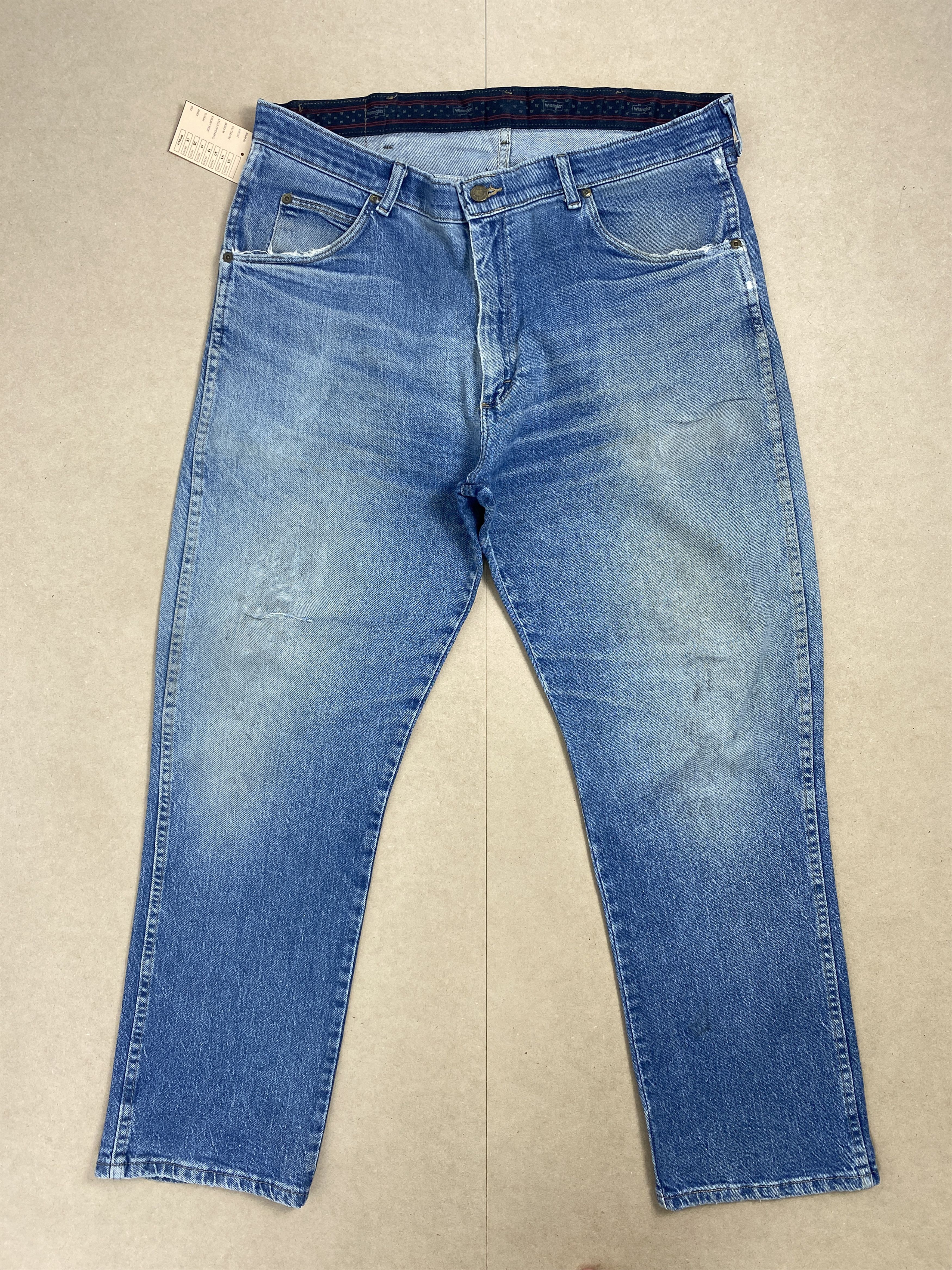 Vintage Vintage Wrangler Distressed Straight Cut Faded Blue Jeans Size US 38 / EU 54 - 1 Thumbnail