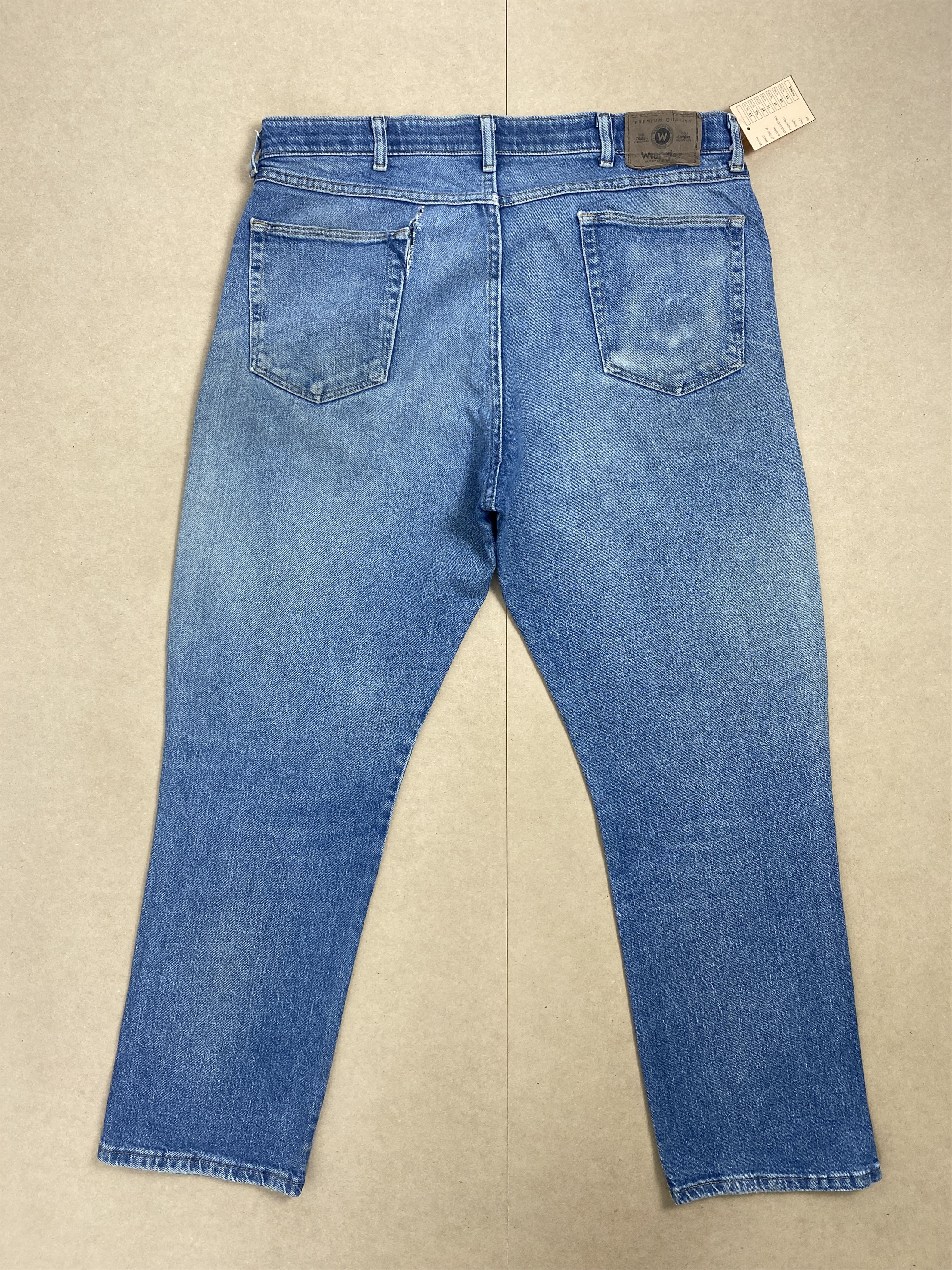 Vintage Vintage Wrangler Distressed Straight Cut Faded Blue Jeans Size US 38 / EU 54 - 7 Thumbnail
