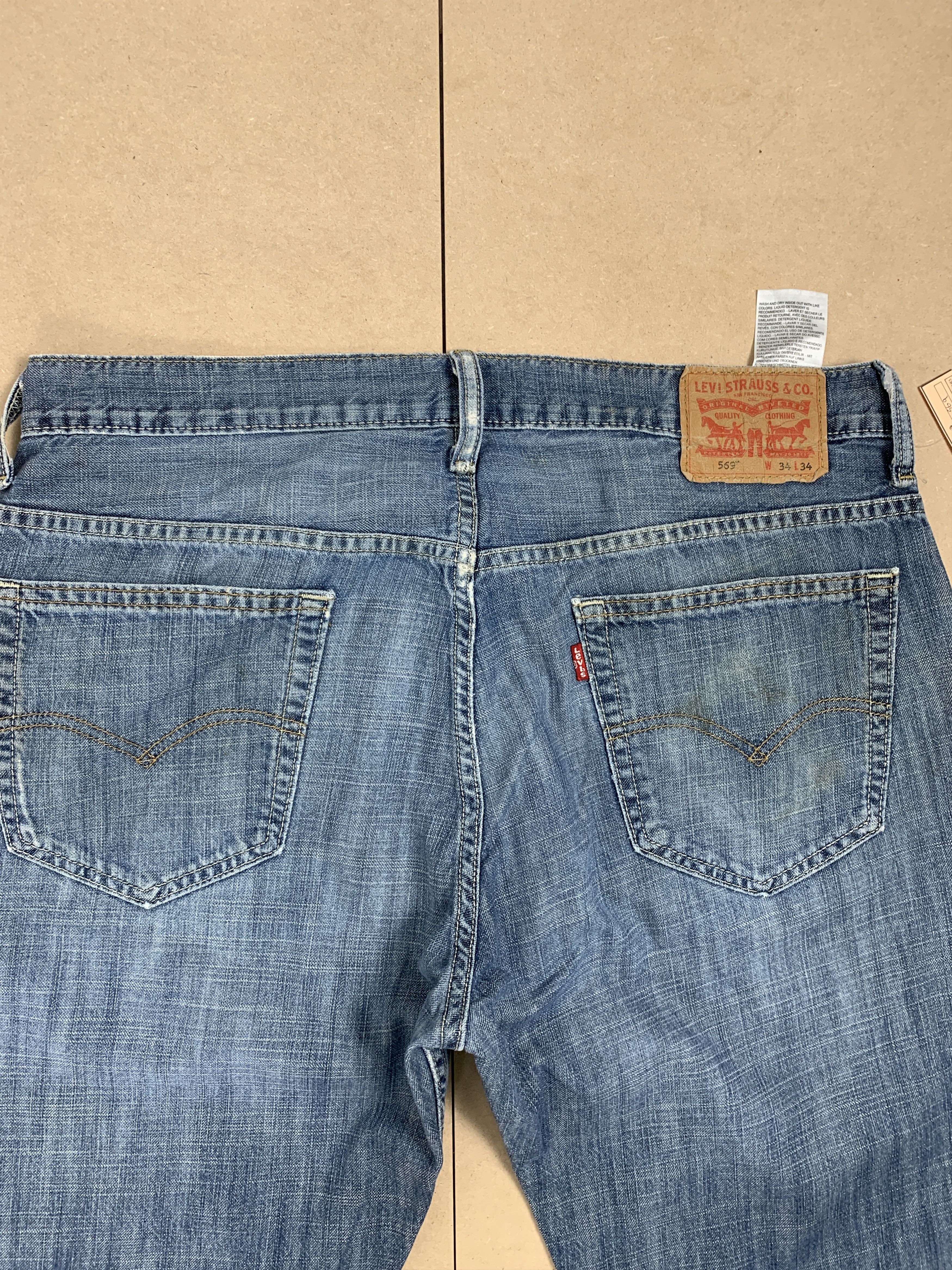 Levi's Vintage LEVI'S 569 Straight Cut Faded Mid Wash Distressed Size US 35 - 10 Thumbnail