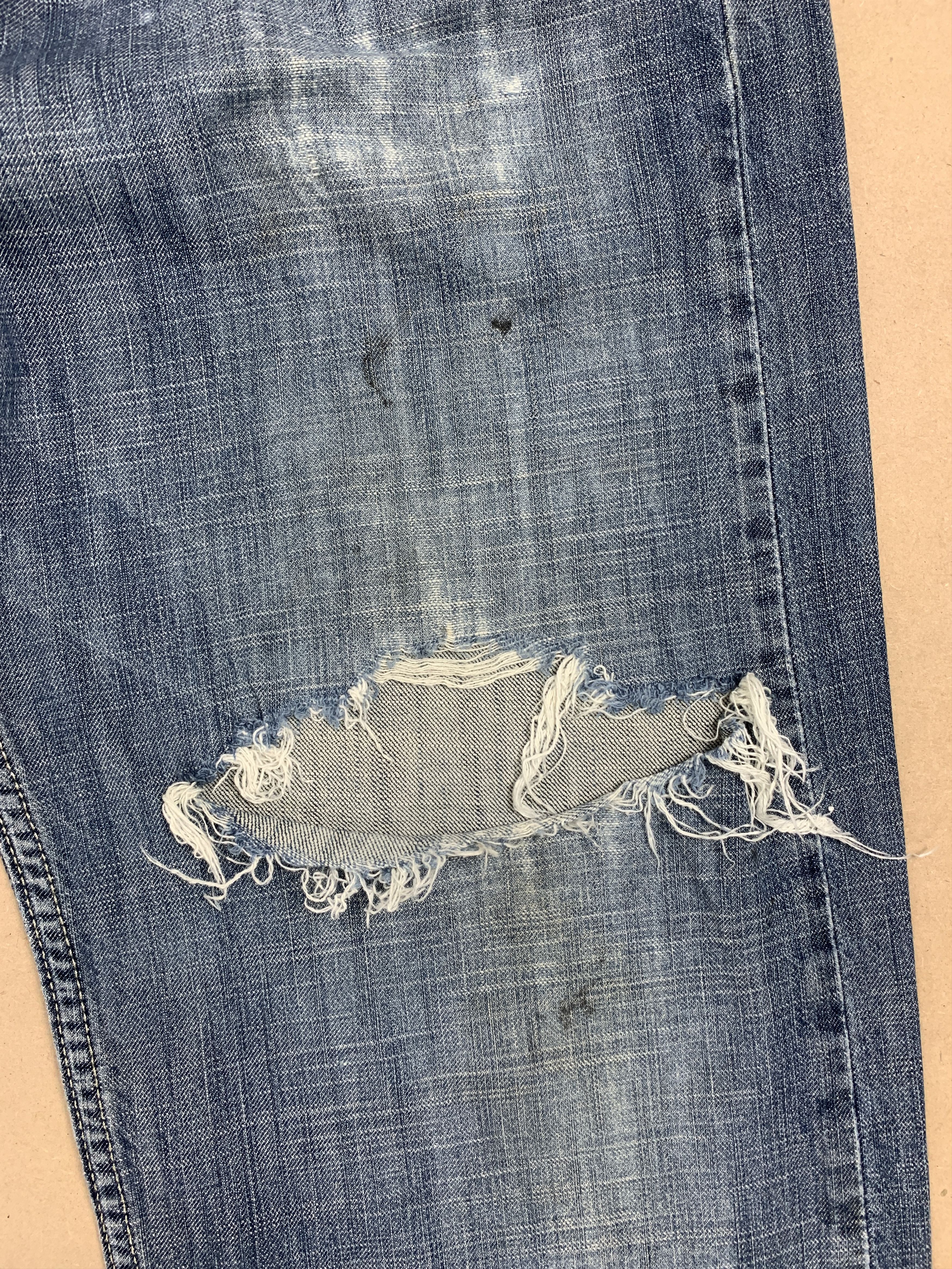 Levi's Vintage LEVI'S 569 Straight Cut Faded Mid Wash Distressed Size US 35 - 4 Thumbnail