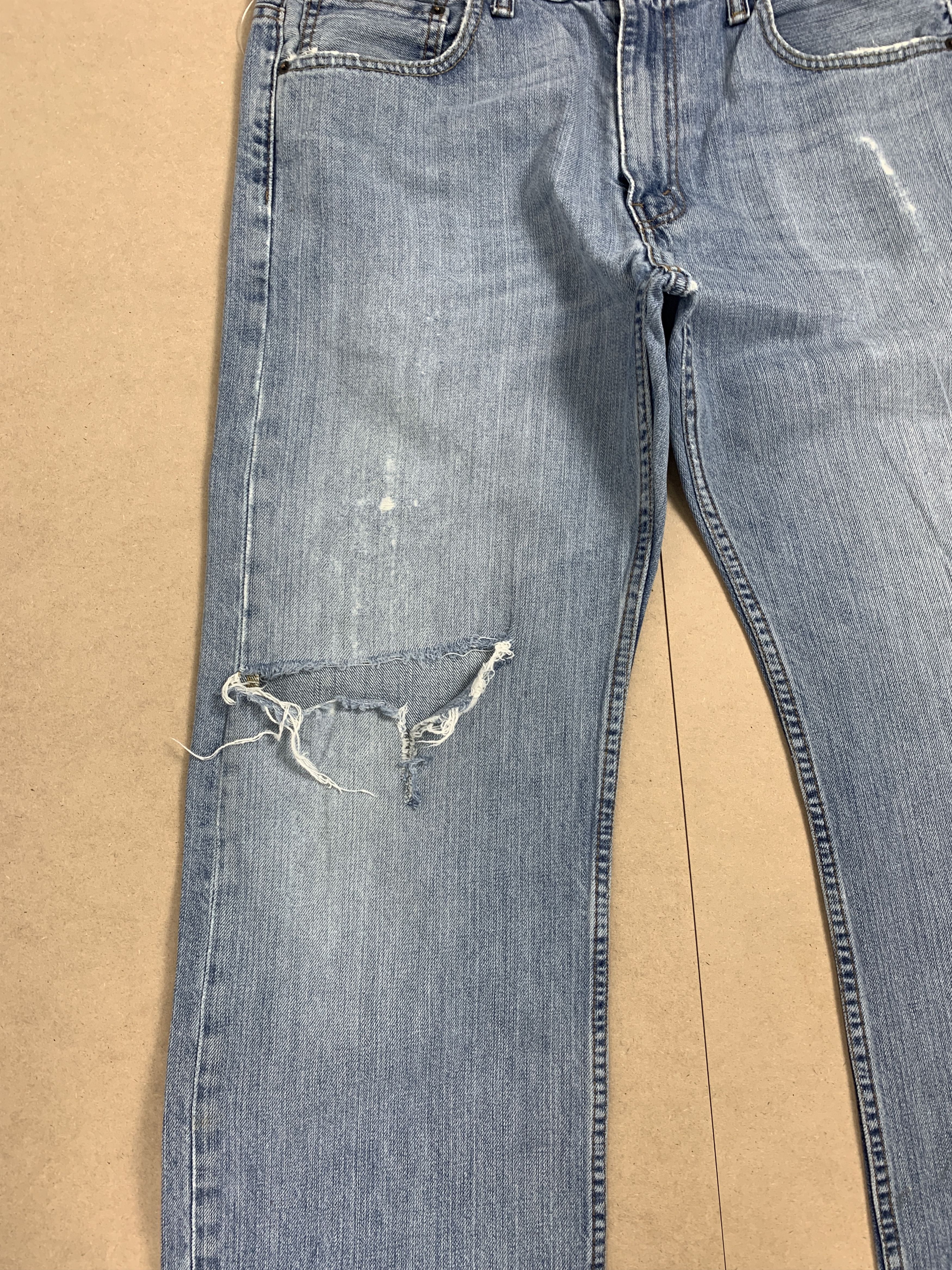 Levi's Vintage LEVI'S 569 Straight Cut Light Blue Distressed Jeans Size US 35 - 5 Thumbnail