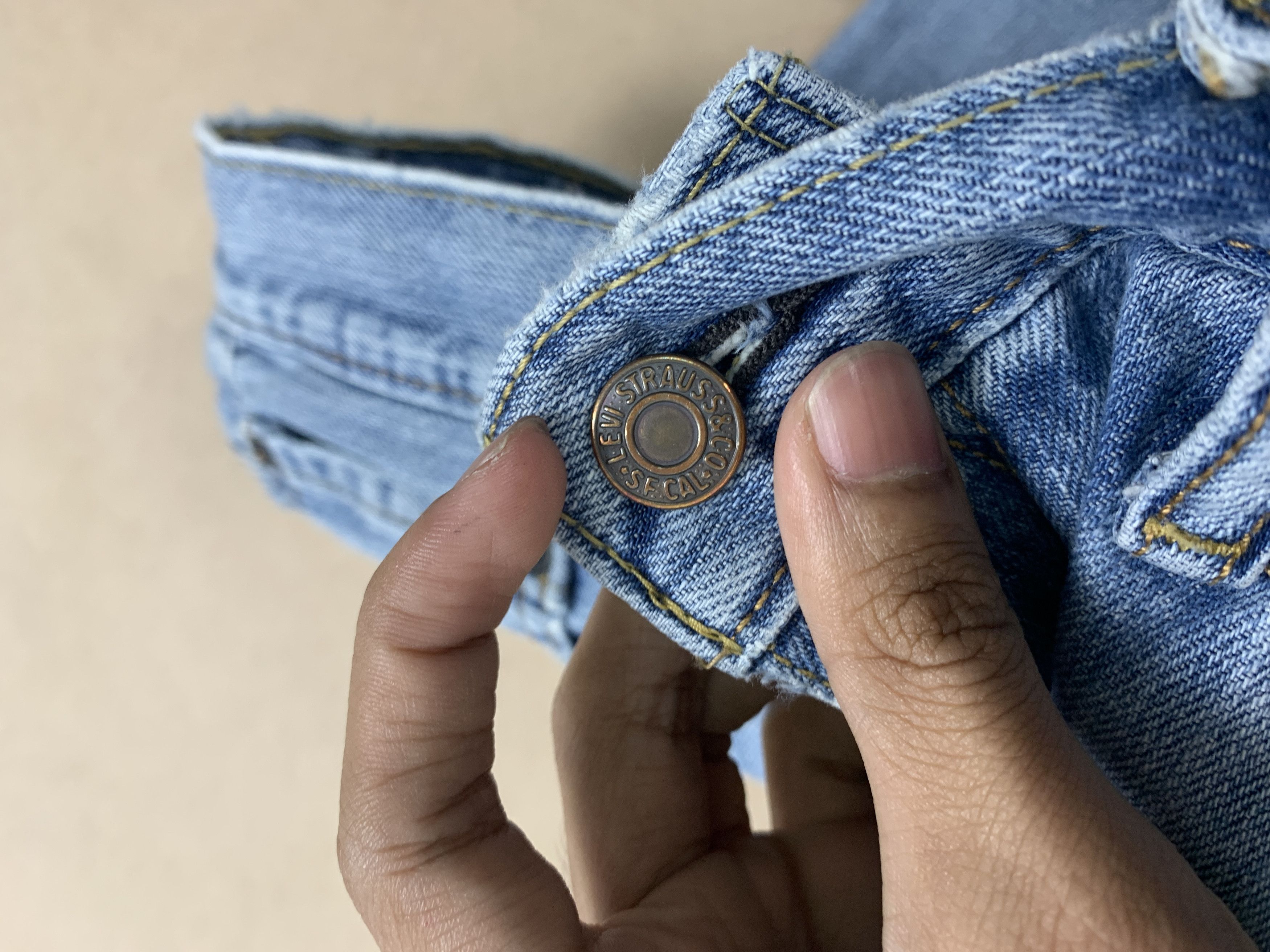 Levi's Vintage LEVI'S 569 Straight Cut Light Blue Distressed Jeans Size US 35 - 21 Thumbnail