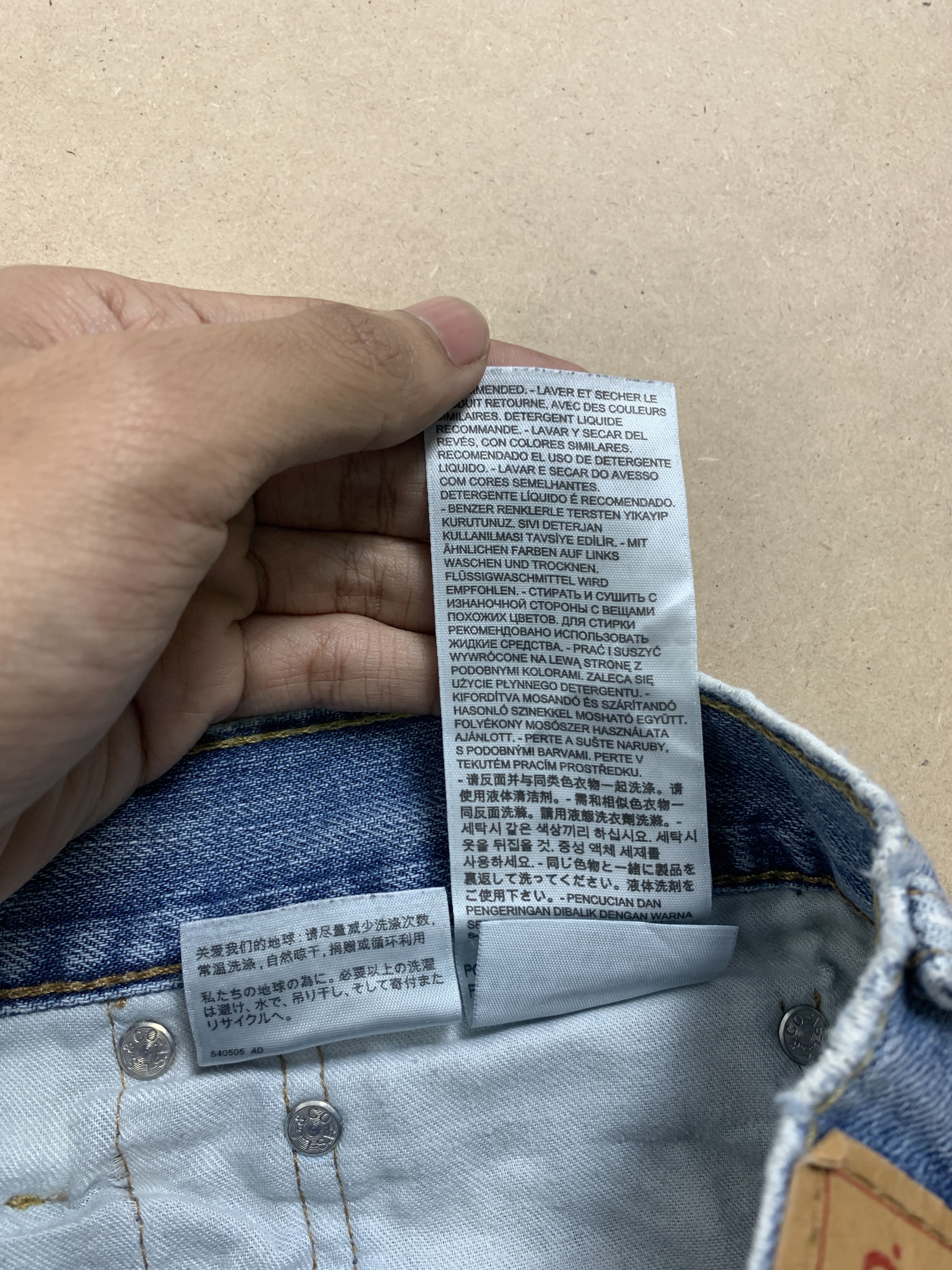 Levi's Vintage LEVI'S 569 Straight Cut Light Blue Distressed Jeans Size US 35 - 18 Thumbnail