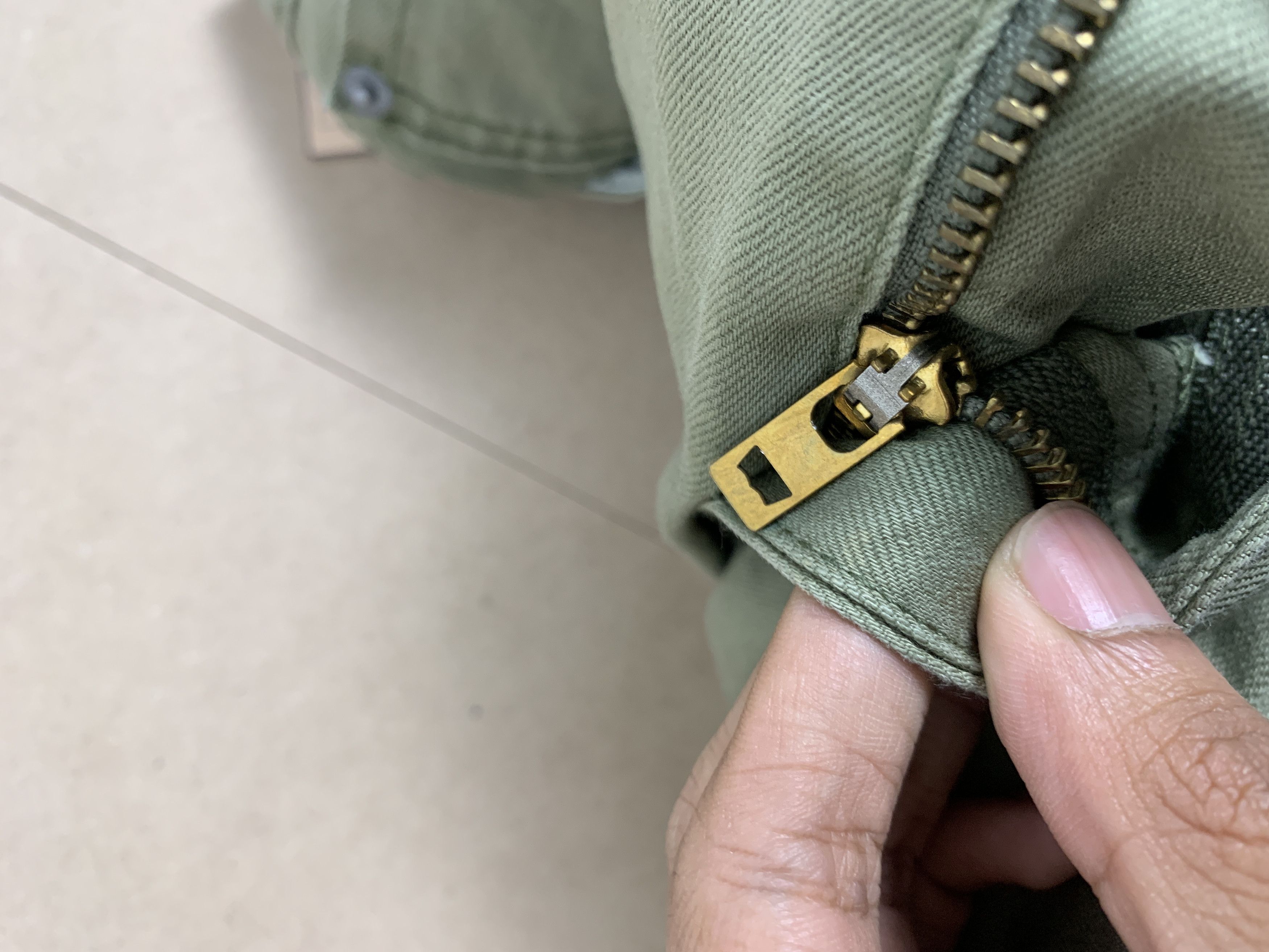 Levi's Vintage Levis 505 Straight Cut Military Green Jeans P0356 Size US 36 / EU 52 - 22 Thumbnail