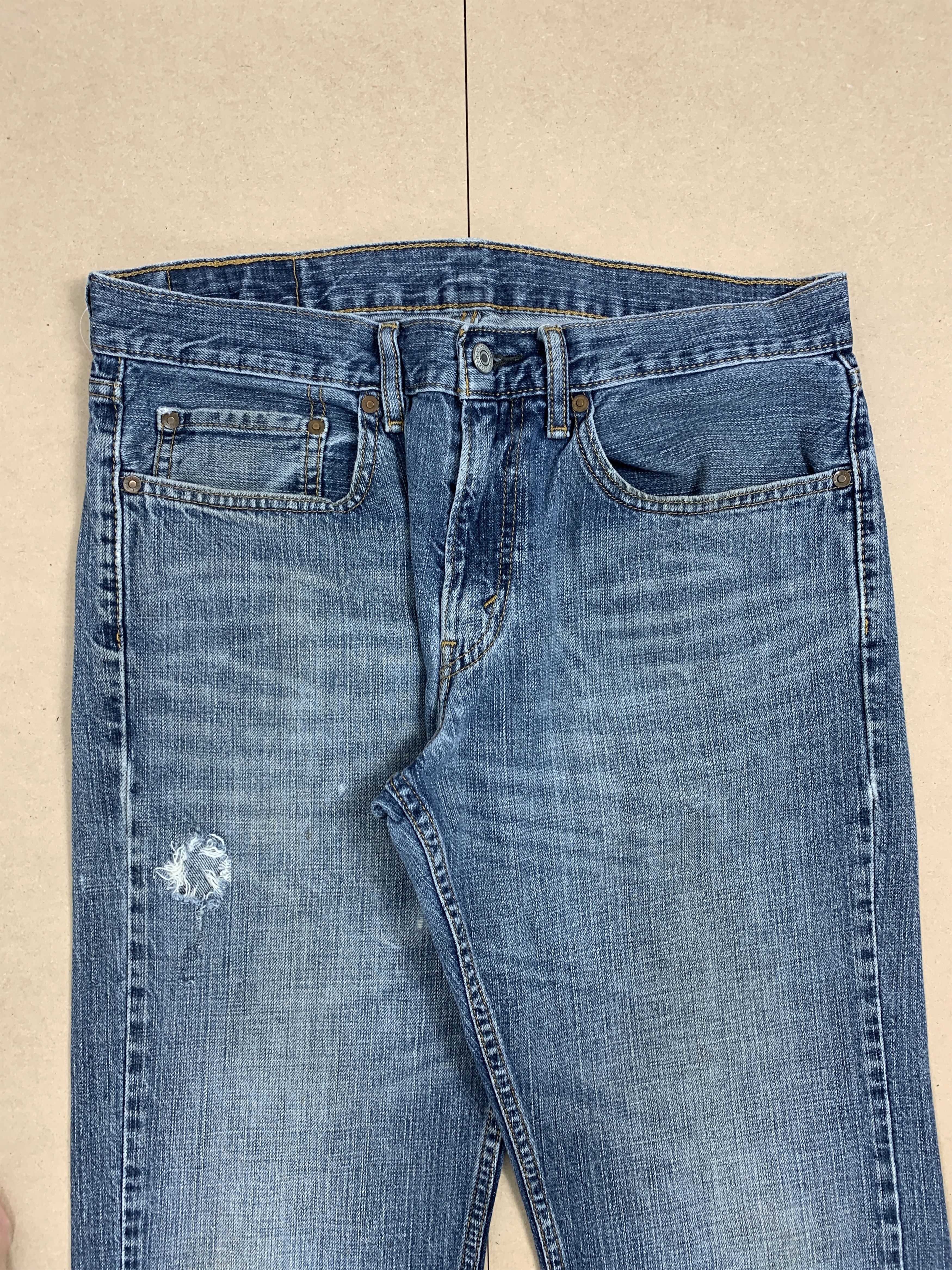 Levi's Vintage Levis 559 Straight Cut Faded Jeans Size US 32 / EU 48 - 2 Thumbnail