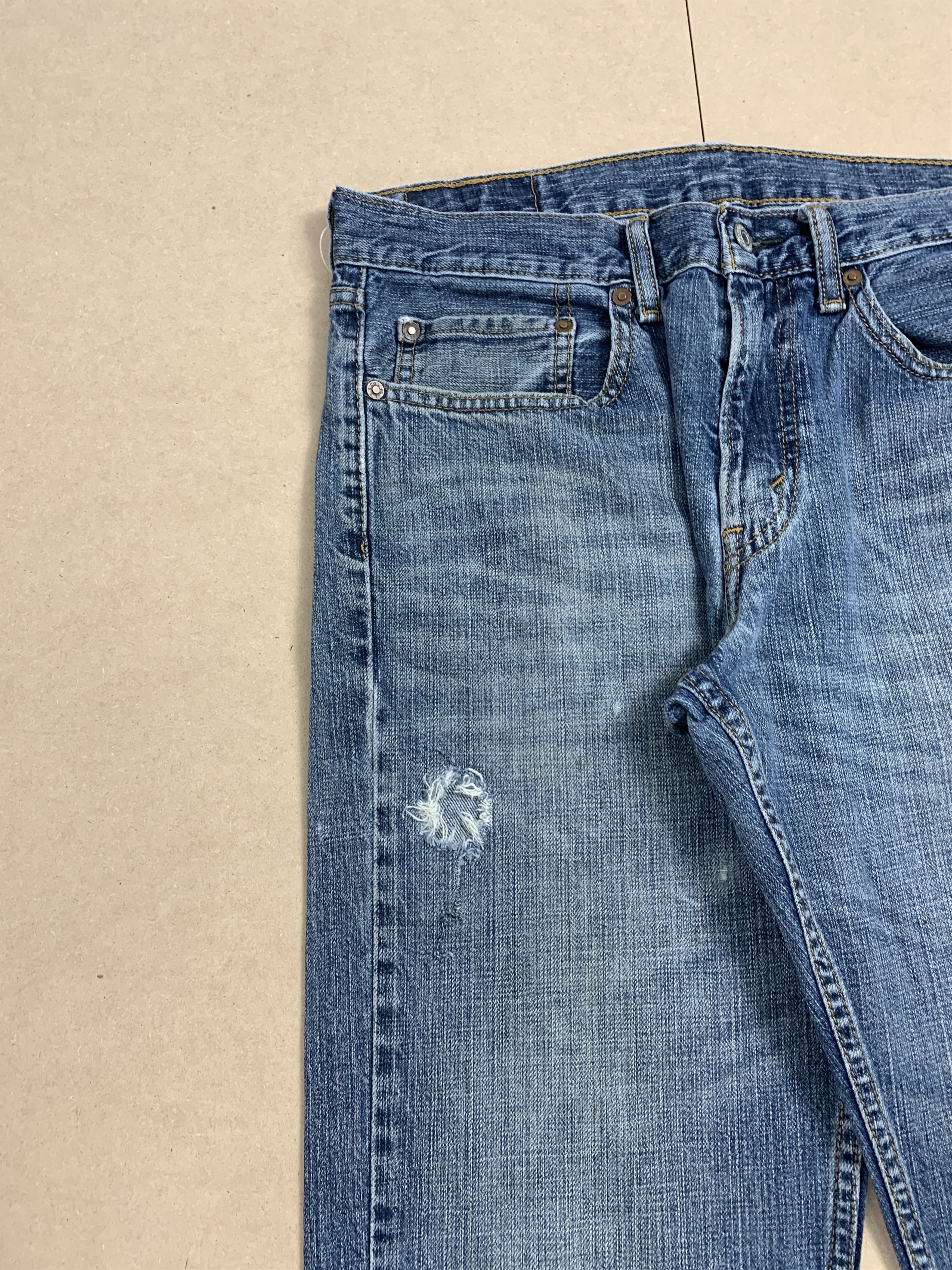 Levi's Vintage Levis 559 Straight Cut Faded Jeans Size US 32 / EU 48 - 5 Thumbnail
