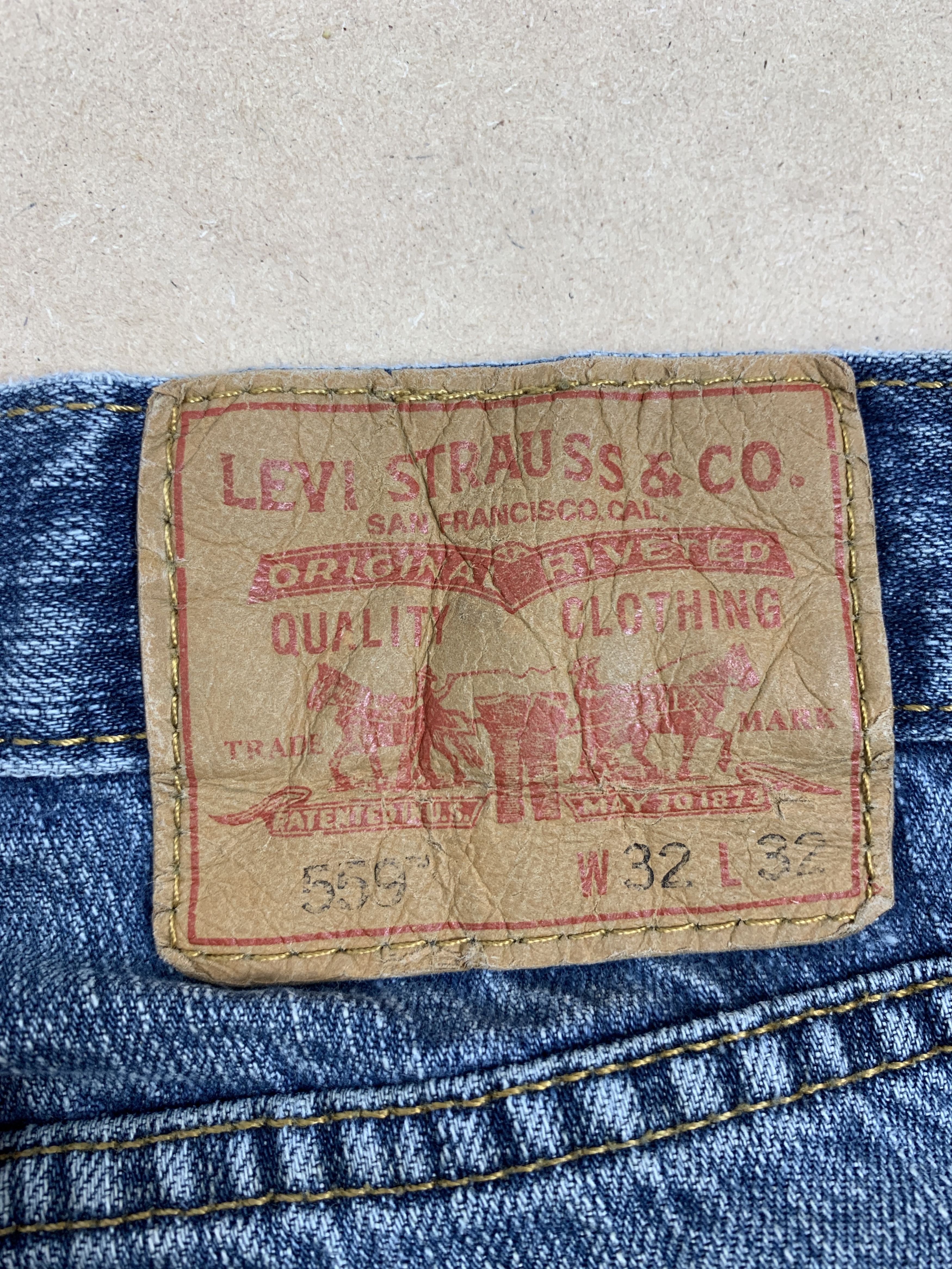 Levi's Vintage Levis 559 Straight Cut Faded Jeans Size US 32 / EU 48 - 9 Thumbnail
