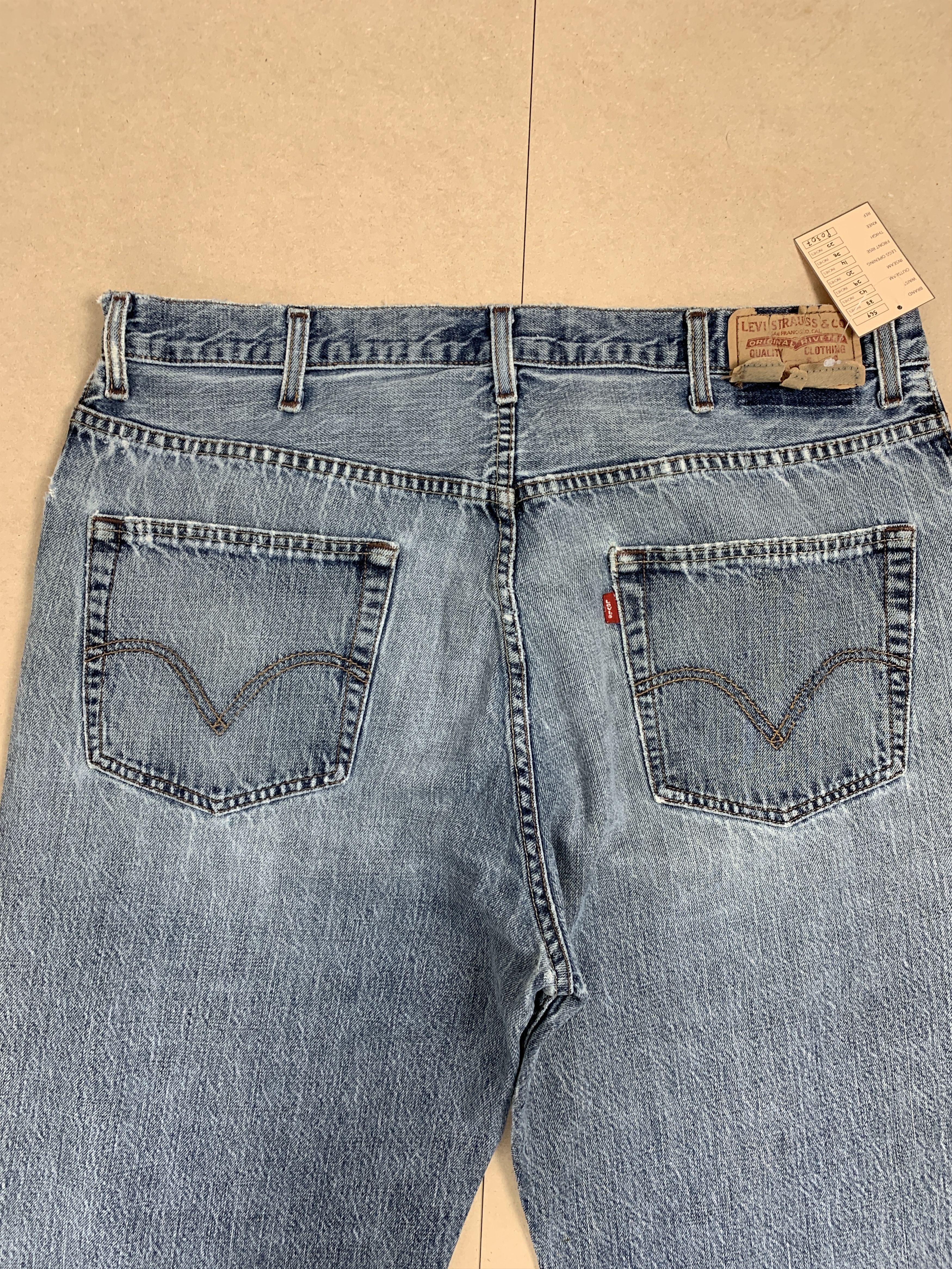 Levi's Vintage Levis 569 Straight Cut faded Mid Wash Jeans Size US 38 / EU 54 - 8 Thumbnail