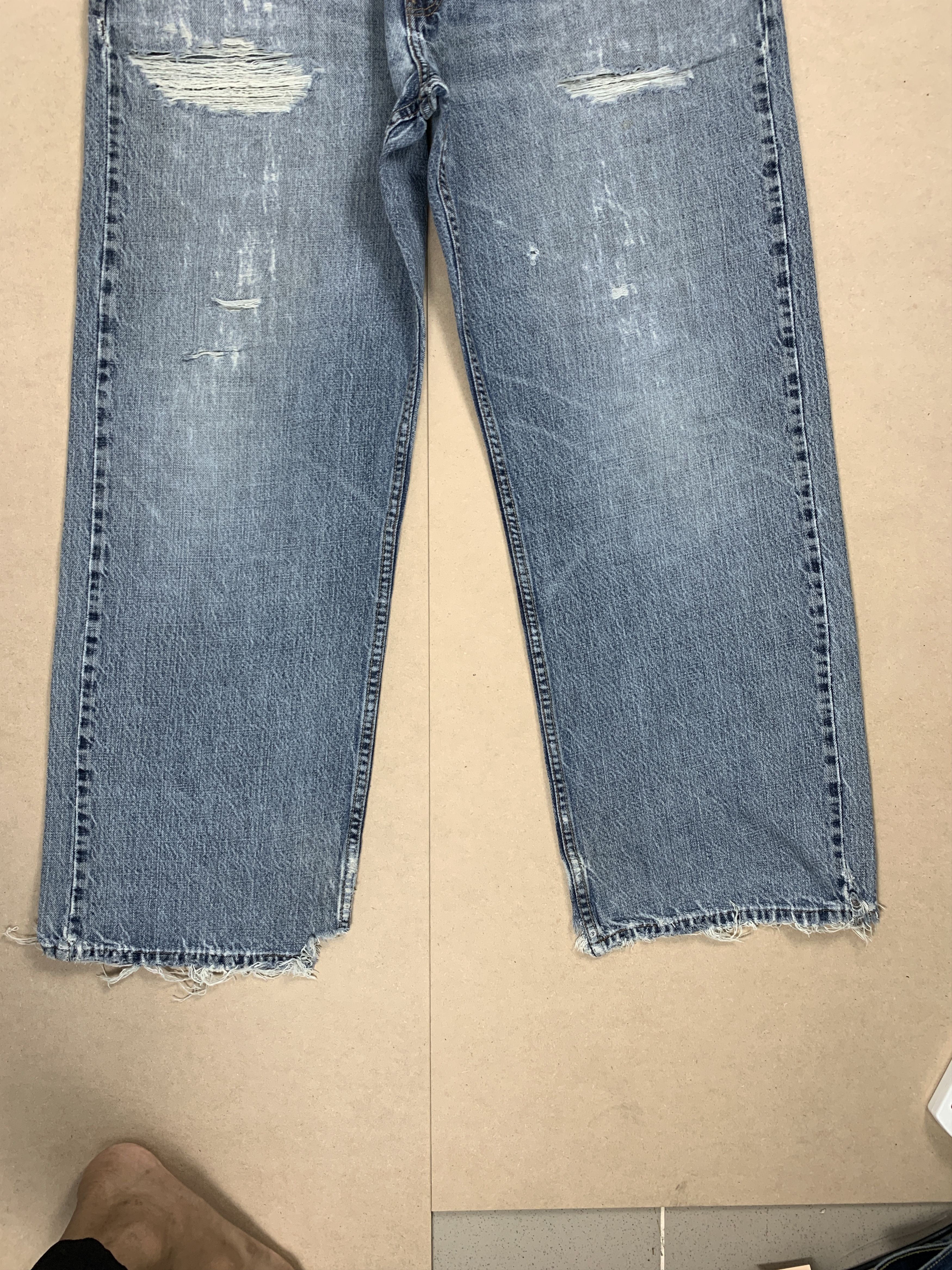 Levi's Vintage Levis 569 Straight Cut faded Mid Wash Jeans Size US 38 / EU 54 - 3 Thumbnail