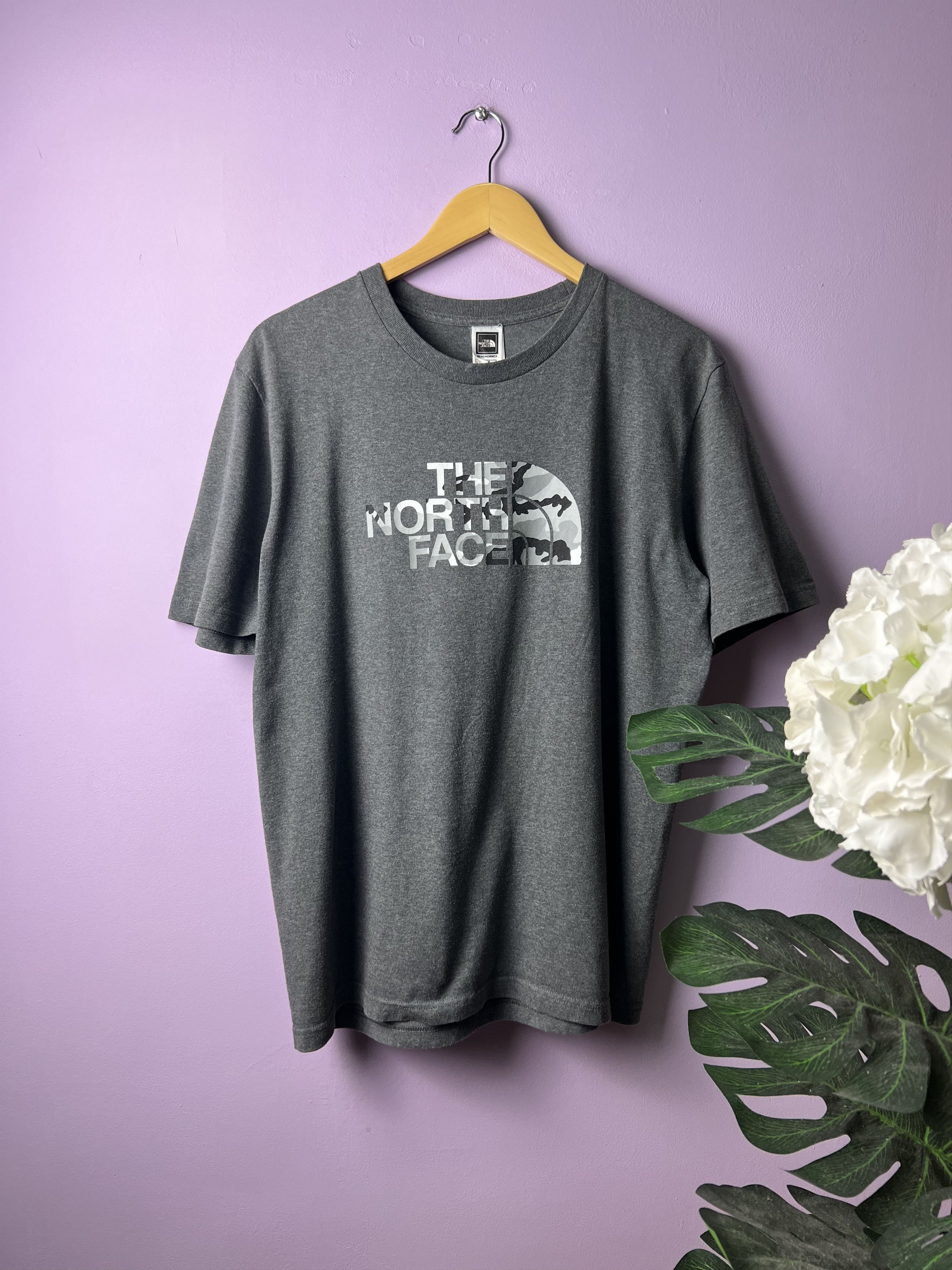 The North Face 🔥Vintage TNF Camouflage Logo Tees Size US M / EU 48-50 / 2 - 1 Thumbnail