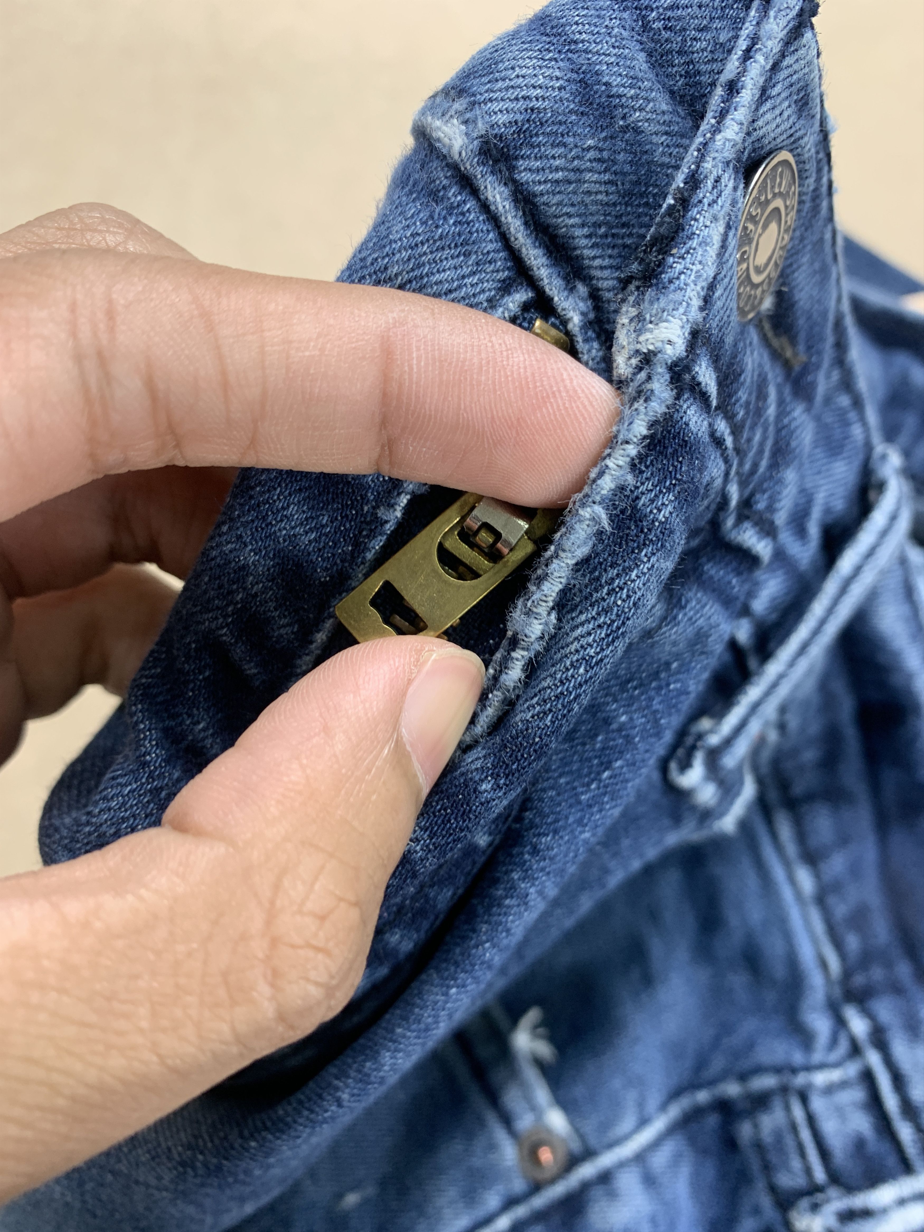 Levi's × Vintage Vintage Levis 513 Straightcut Medium Wash Jeans Size US 32 / EU 48 - 20 Thumbnail