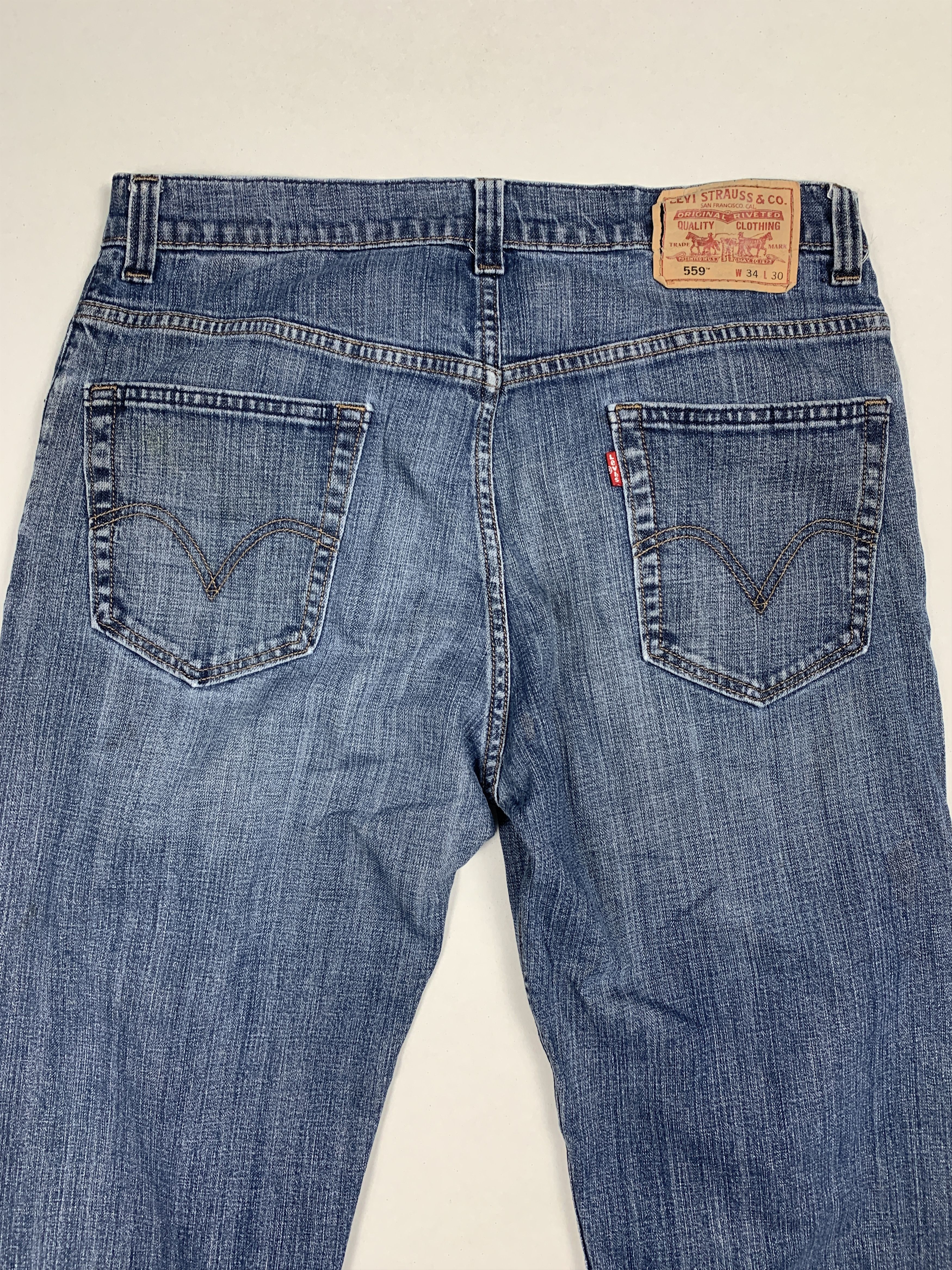 Levi's × Vintage Vintage LEVI'S 559 Distressed Faded Straight Cut Mid Wash Size US 34 / EU 50 - 14 Thumbnail