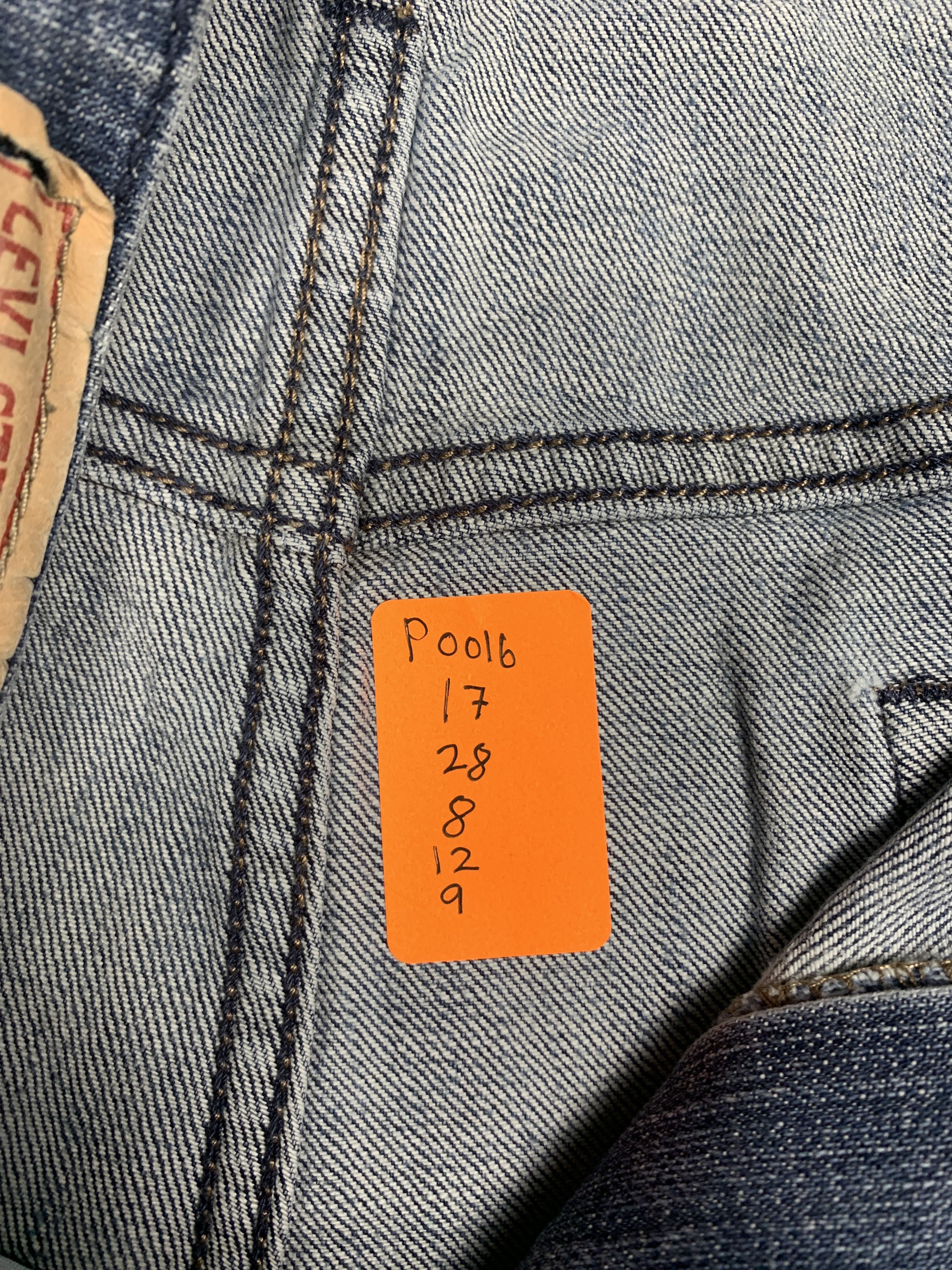 Levi's × Vintage Vintage LEVI'S 559 Distressed Faded Straight Cut Mid Wash Size US 34 / EU 50 - 23 Thumbnail