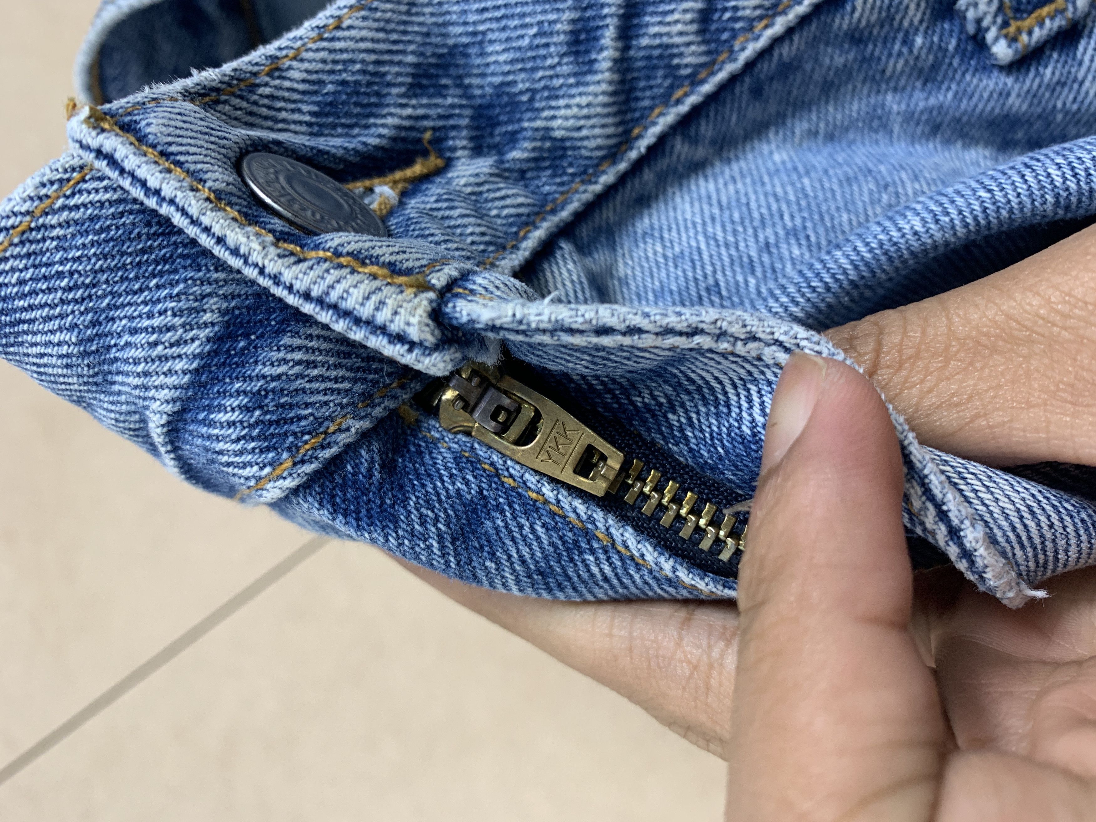 Levi's Vintage Levi's 560 Loose Blue Ligth Wash Jeans Size US 38 / EU 54 - 16 Thumbnail