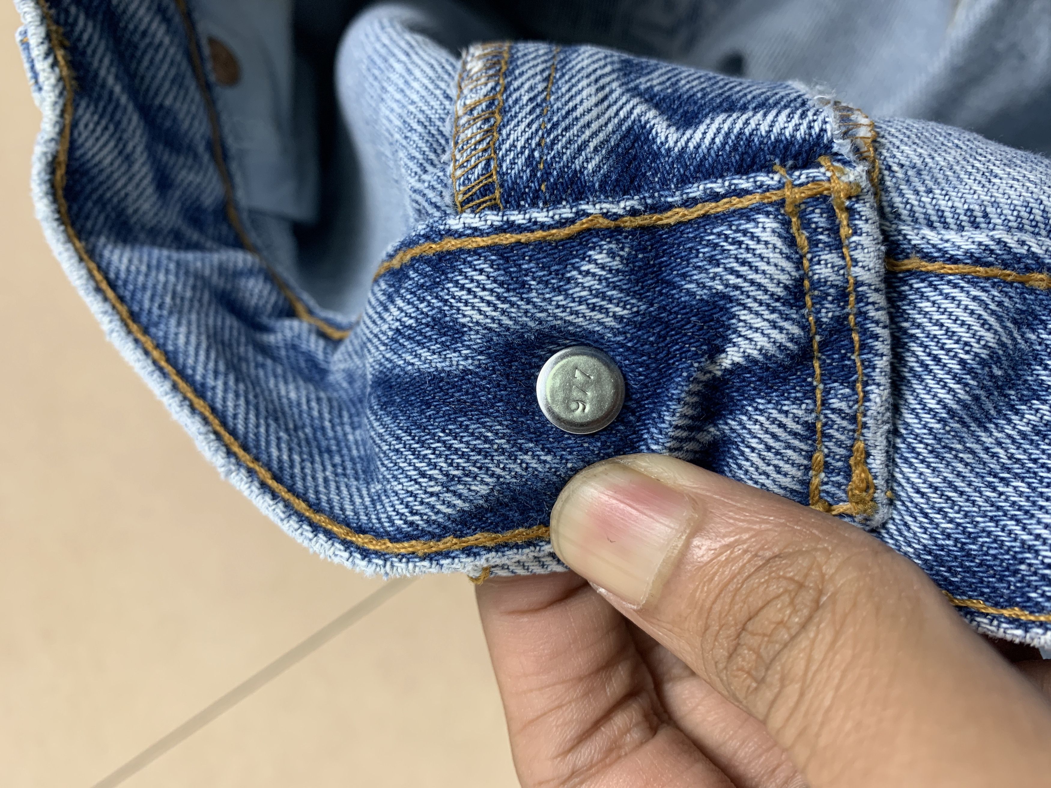 Levi's Vintage Levi's 560 Loose Blue Ligth Wash Jeans Size US 38 / EU 54 - 14 Thumbnail