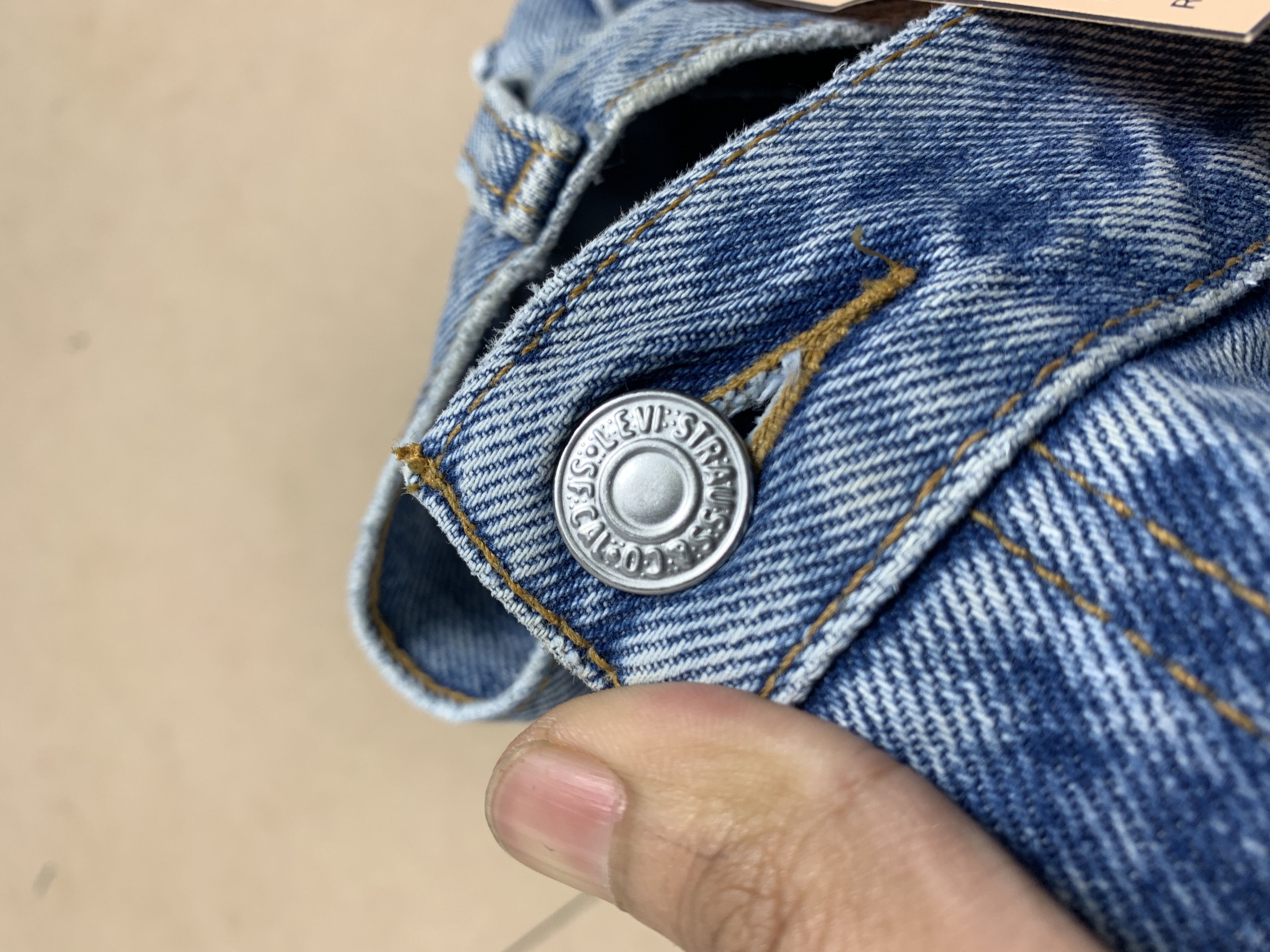 Levi's Vintage Levi's 560 Loose Blue Ligth Wash Jeans Size US 38 / EU 54 - 15 Thumbnail