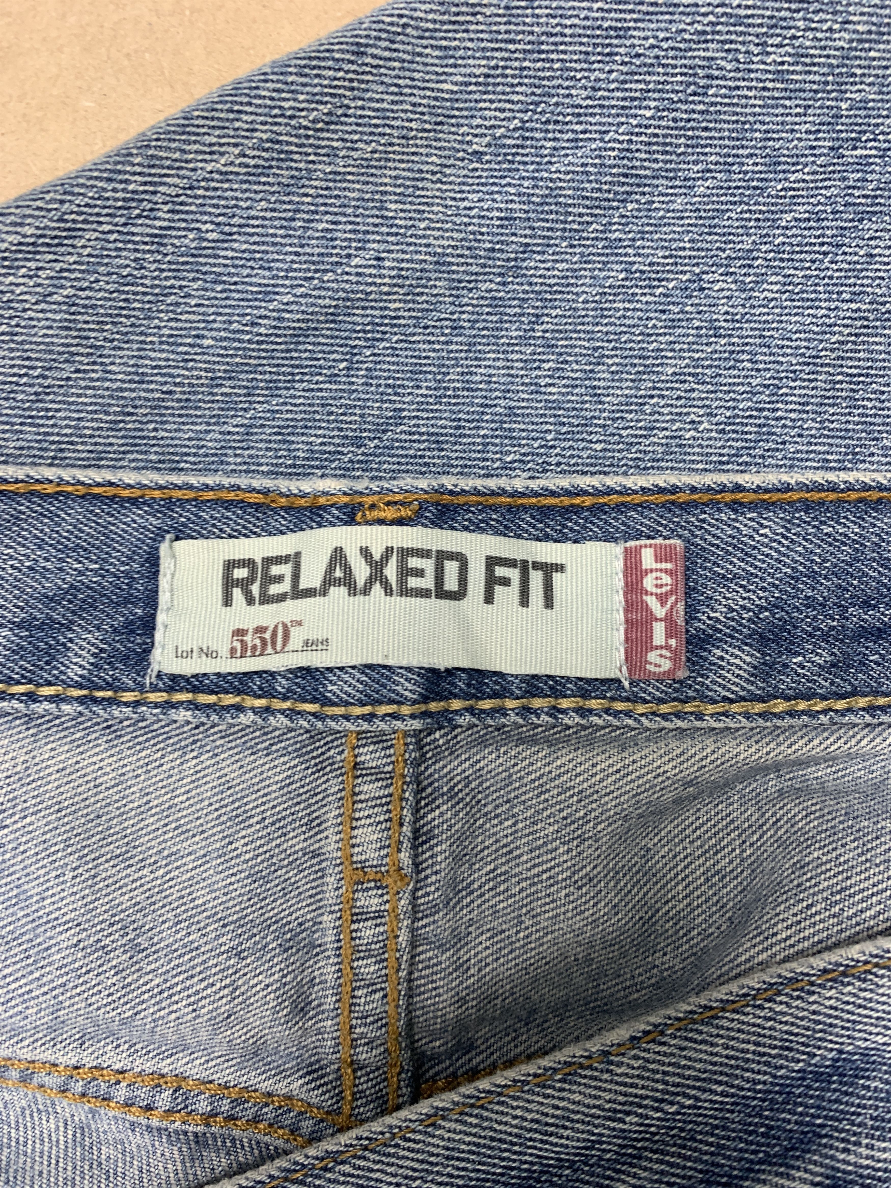 Levi's Vintage Levis 550 Faded Relaxed Fit Distressed Blue Jeans Size US 37 - 12 Thumbnail
