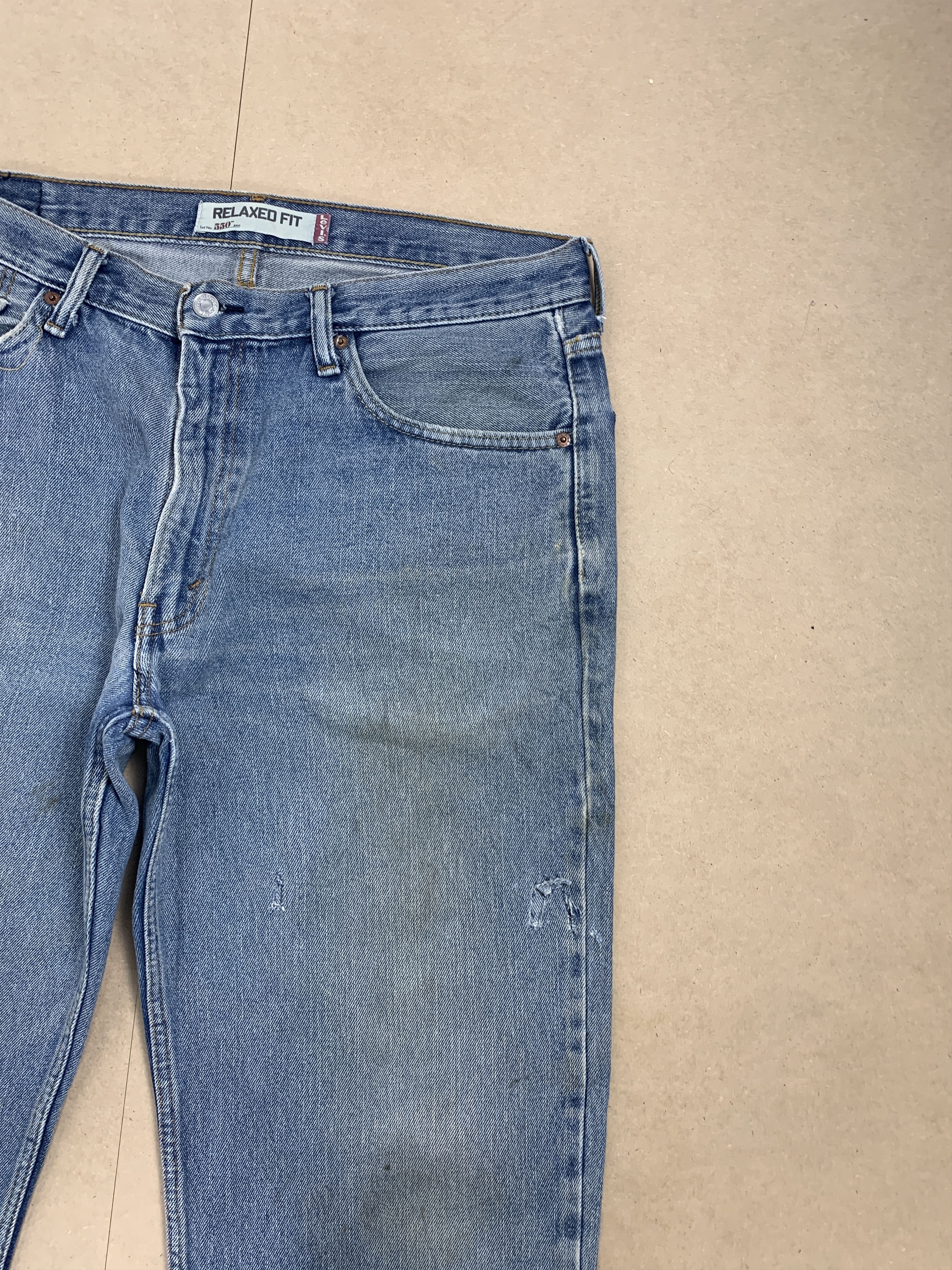 Levi's Vintage Levis 550 Faded Relaxed Fit Distressed Blue Jeans Size US 37 - 6 Thumbnail