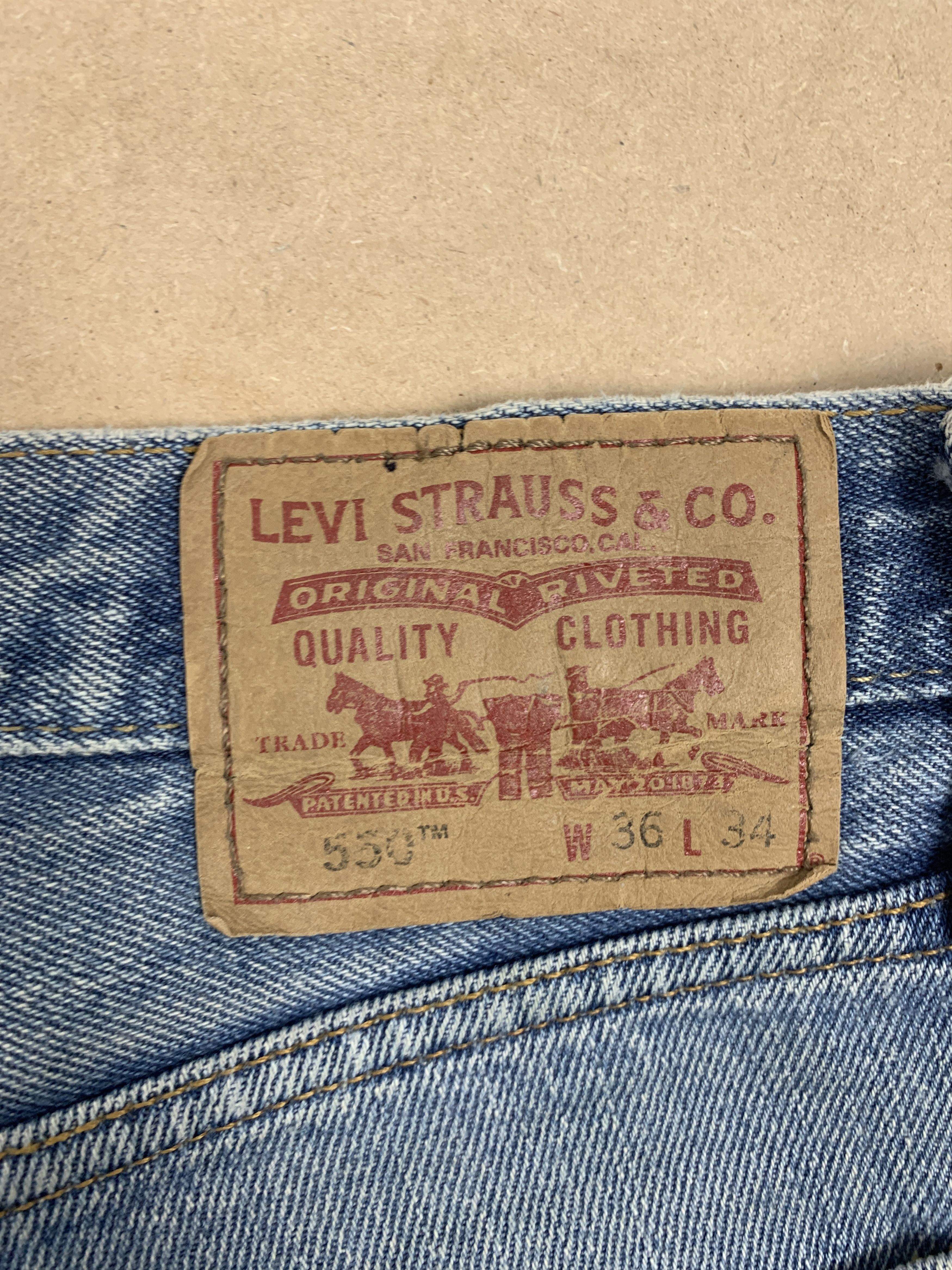 Levi's Vintage Levis 550 Faded Relaxed Fit Distressed Blue Jeans Size US 37 - 10 Thumbnail