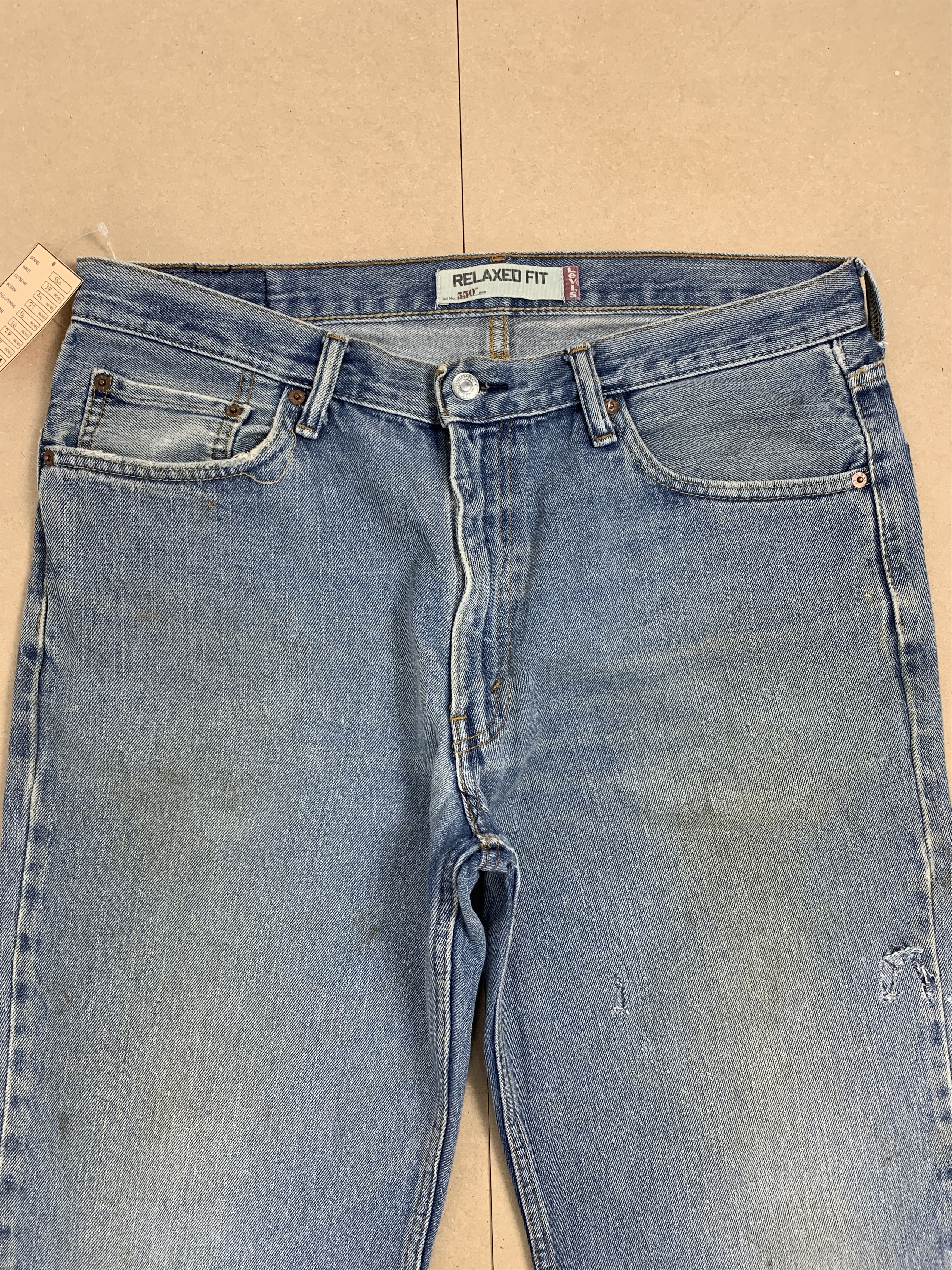 Levi's Vintage Levis 550 Faded Relaxed Fit Distressed Blue Jeans Size US 37 - 2 Thumbnail