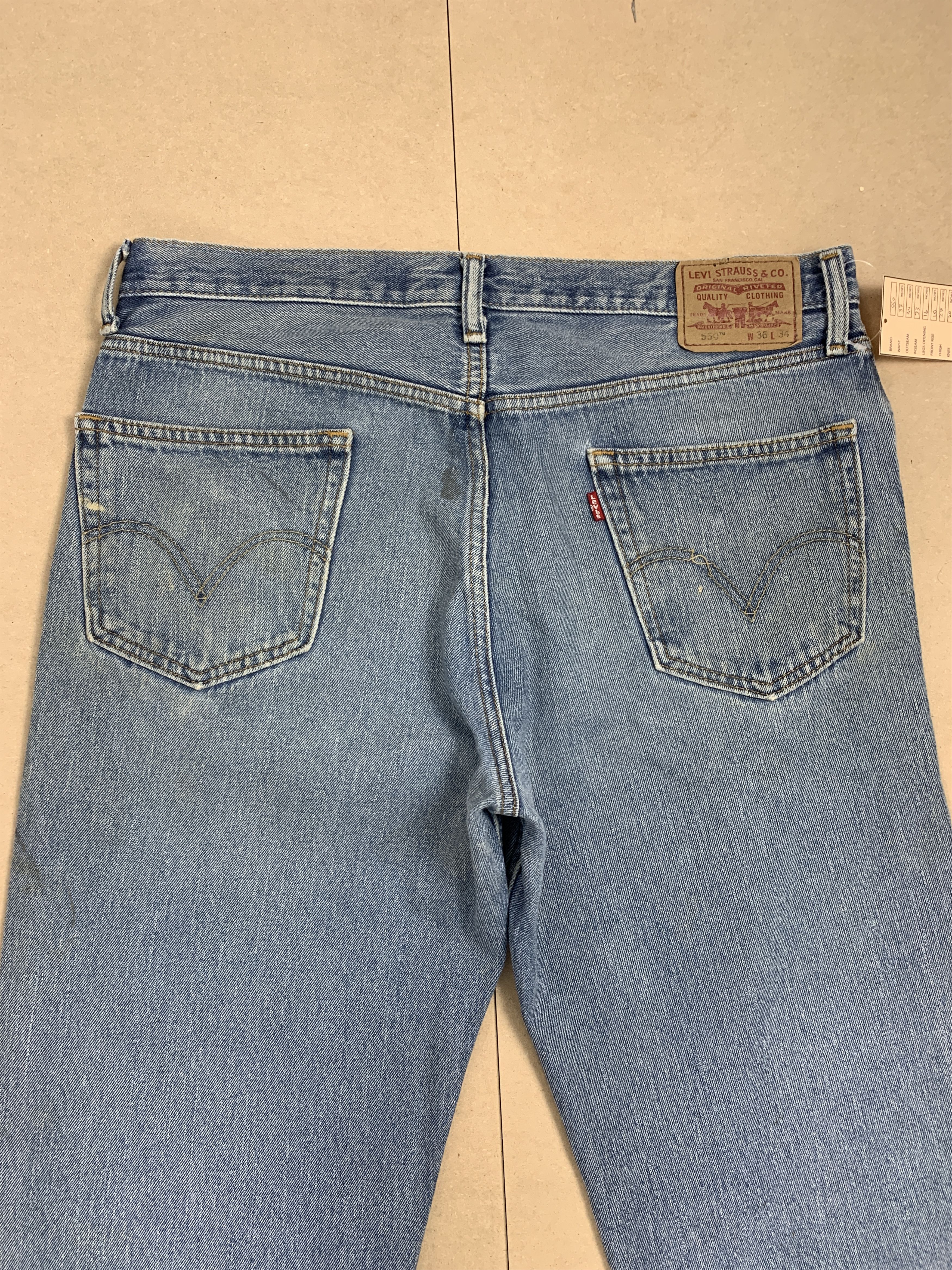 Levi's Vintage Levis 550 Faded Relaxed Fit Distressed Blue Jeans Size US 37 - 9 Thumbnail