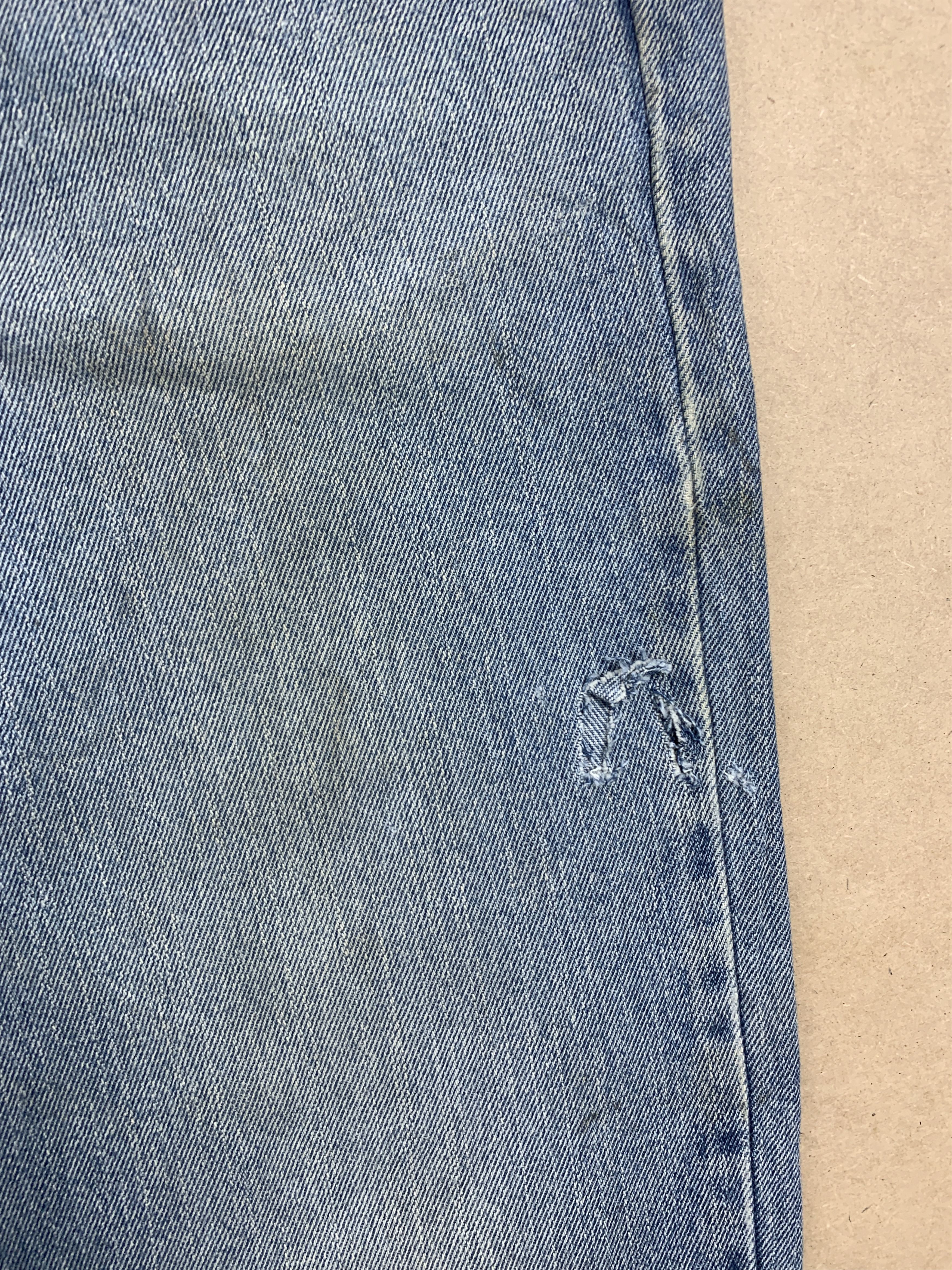 Levi's Vintage Levis 550 Faded Relaxed Fit Distressed Blue Jeans Size US 37 - 7 Thumbnail