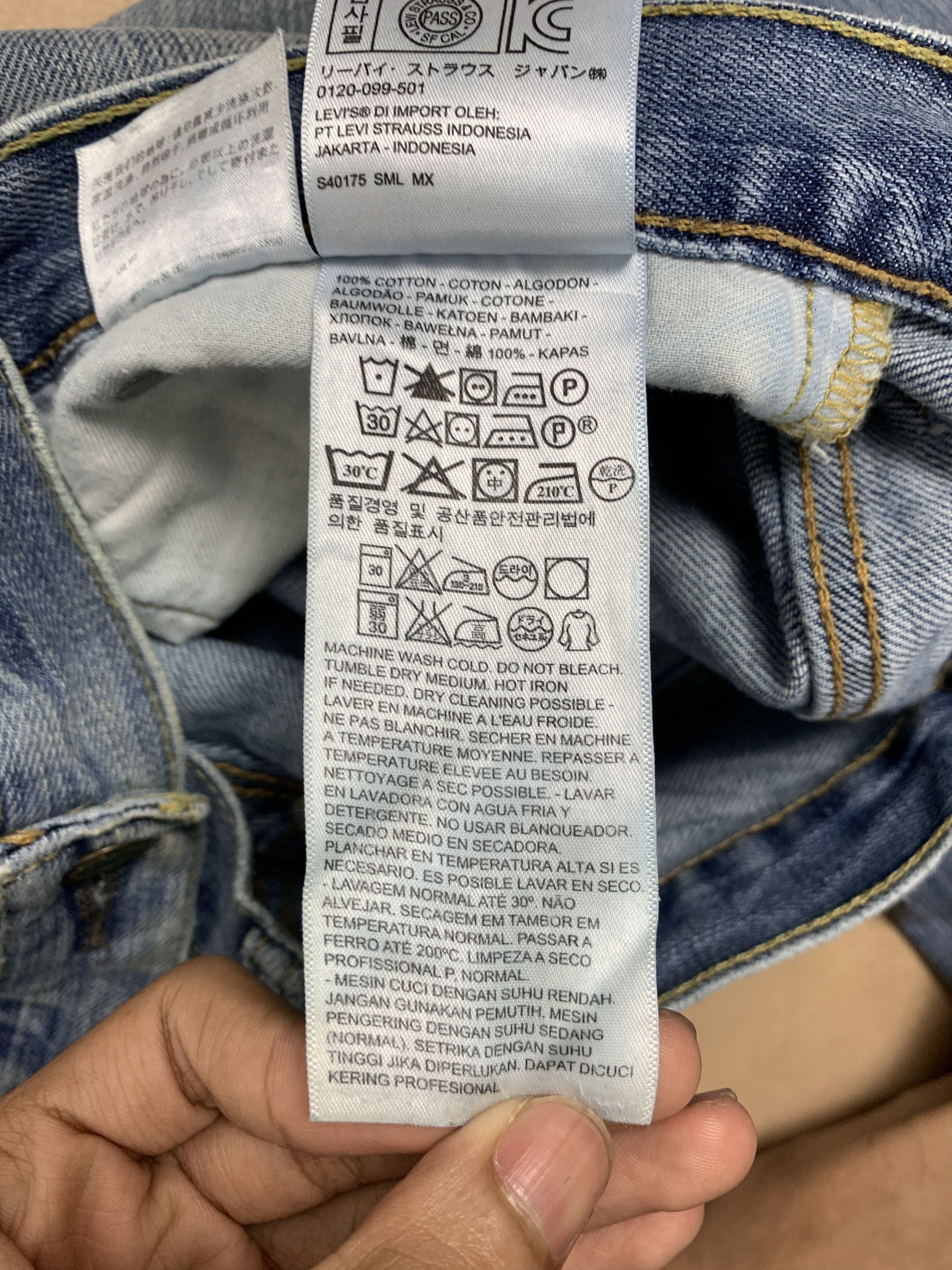 Levi's × Vintage Vintage Levi's 569 Faded Distressed Medium Wash Blue Jeans Size US 40 / EU 56 - 14 Thumbnail