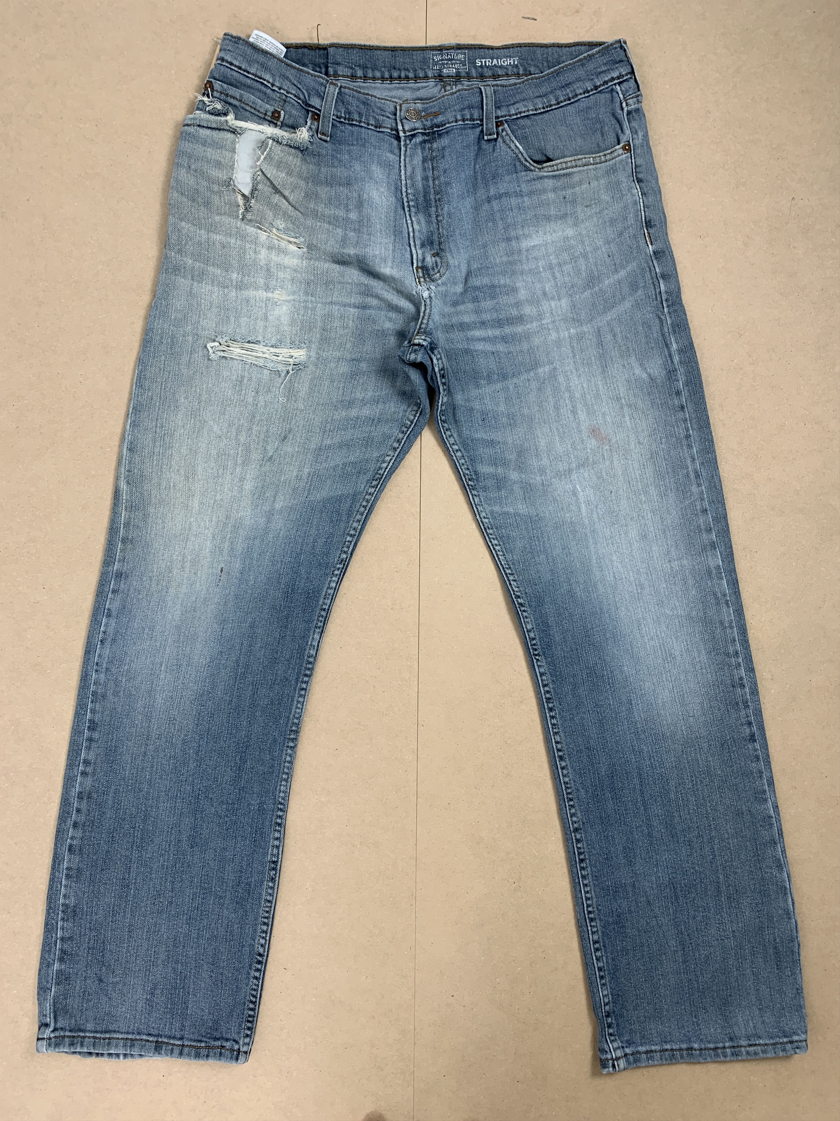 Levi's Vintage SIGNATURE by Levi's Gold Faded Distress Blue Jeans Size US 34 / EU 50 - 1 Thumbnail