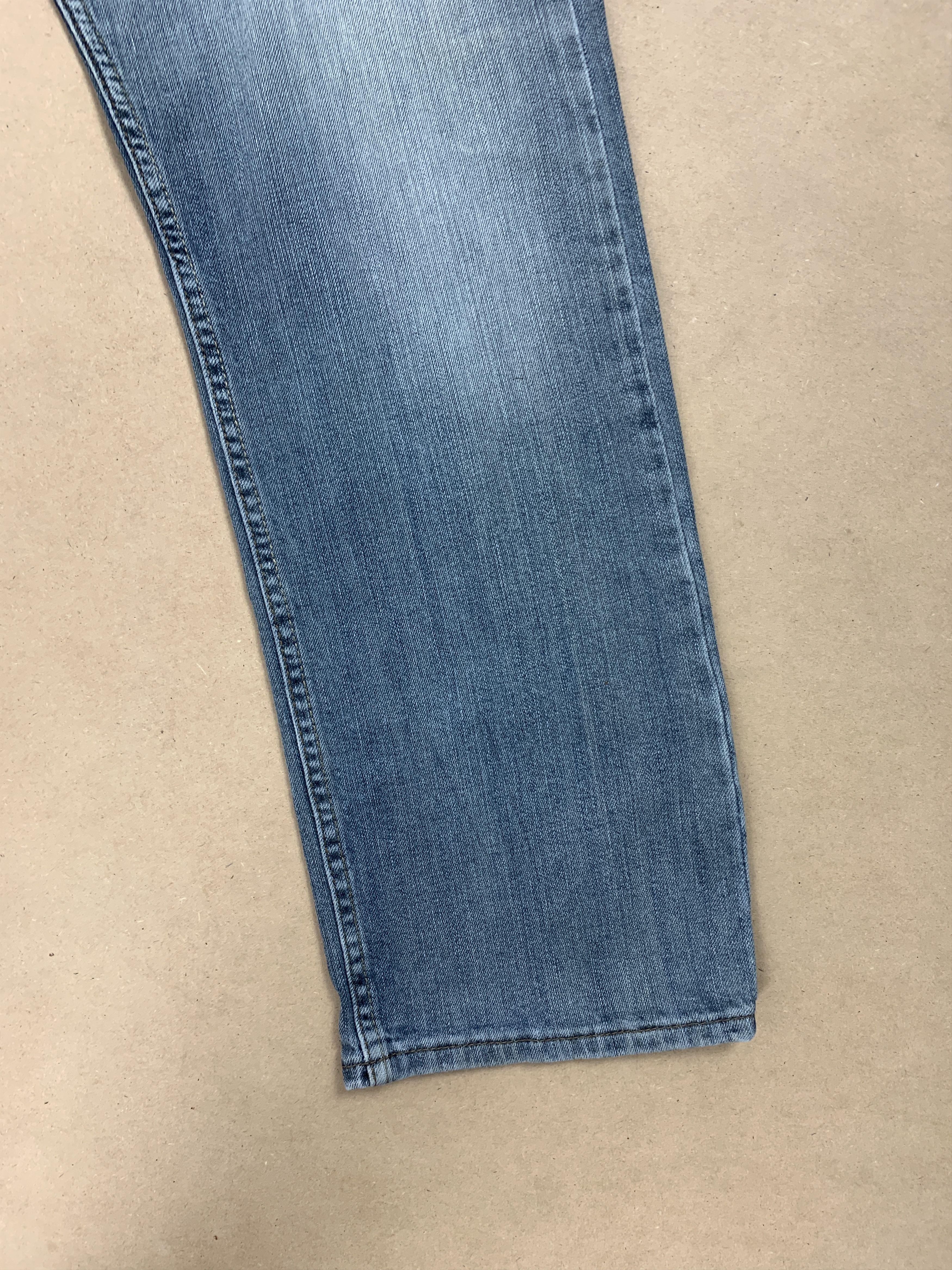 Levi's Vintage SIGNATURE by Levi's Gold Faded Distress Blue Jeans Size US 34 / EU 50 - 3 Thumbnail