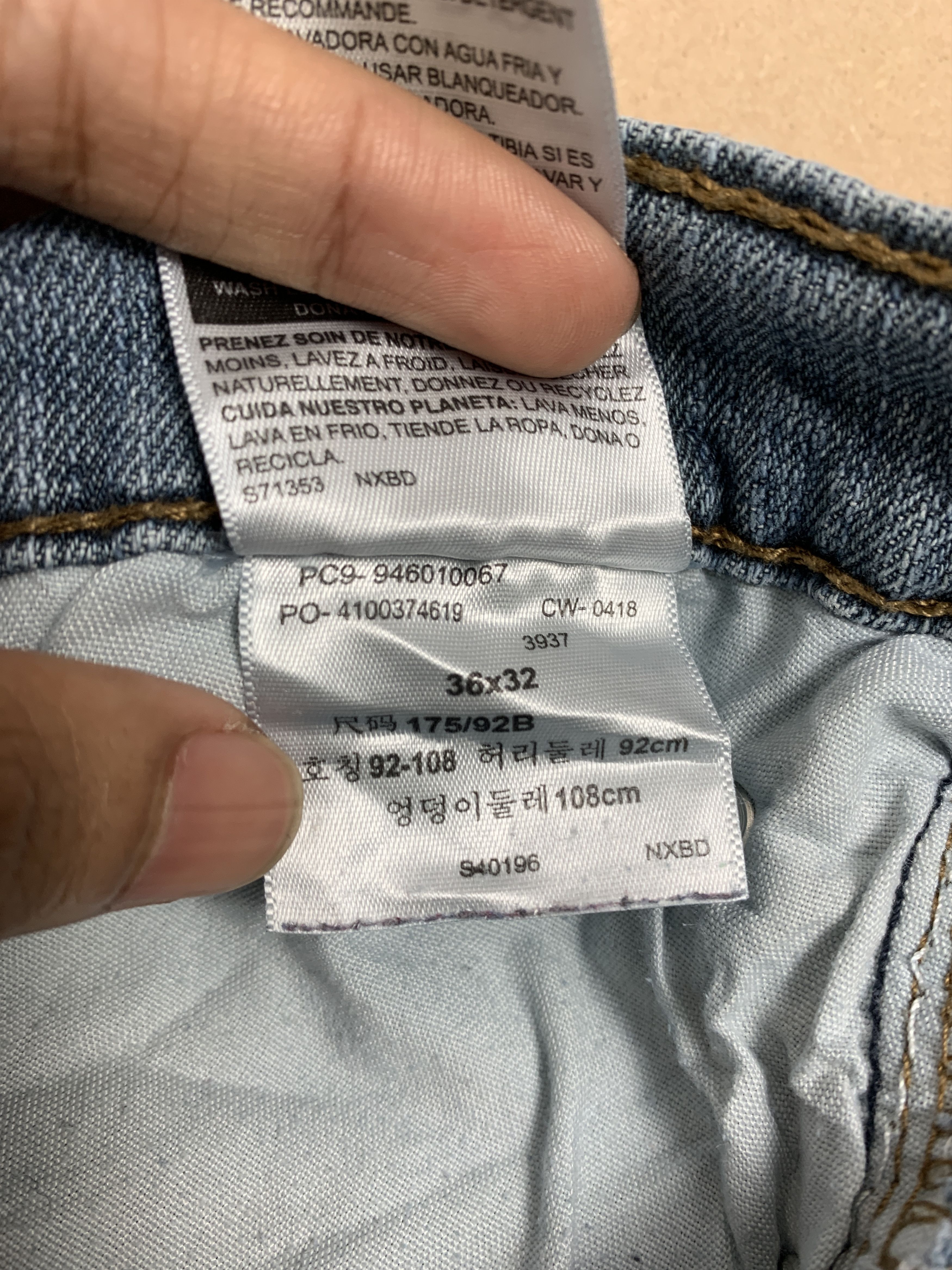 Levi's Vintage SIGNATURE by Levi's Gold Faded Distress Blue Jeans Size US 34 / EU 50 - 12 Thumbnail