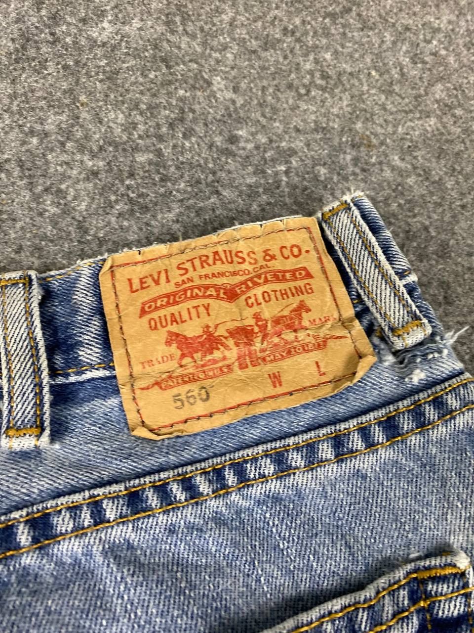 Levi's levis 560 comfort fit paint splatter distressed baggy denim Size US 44 / EU 60 - 5 Thumbnail