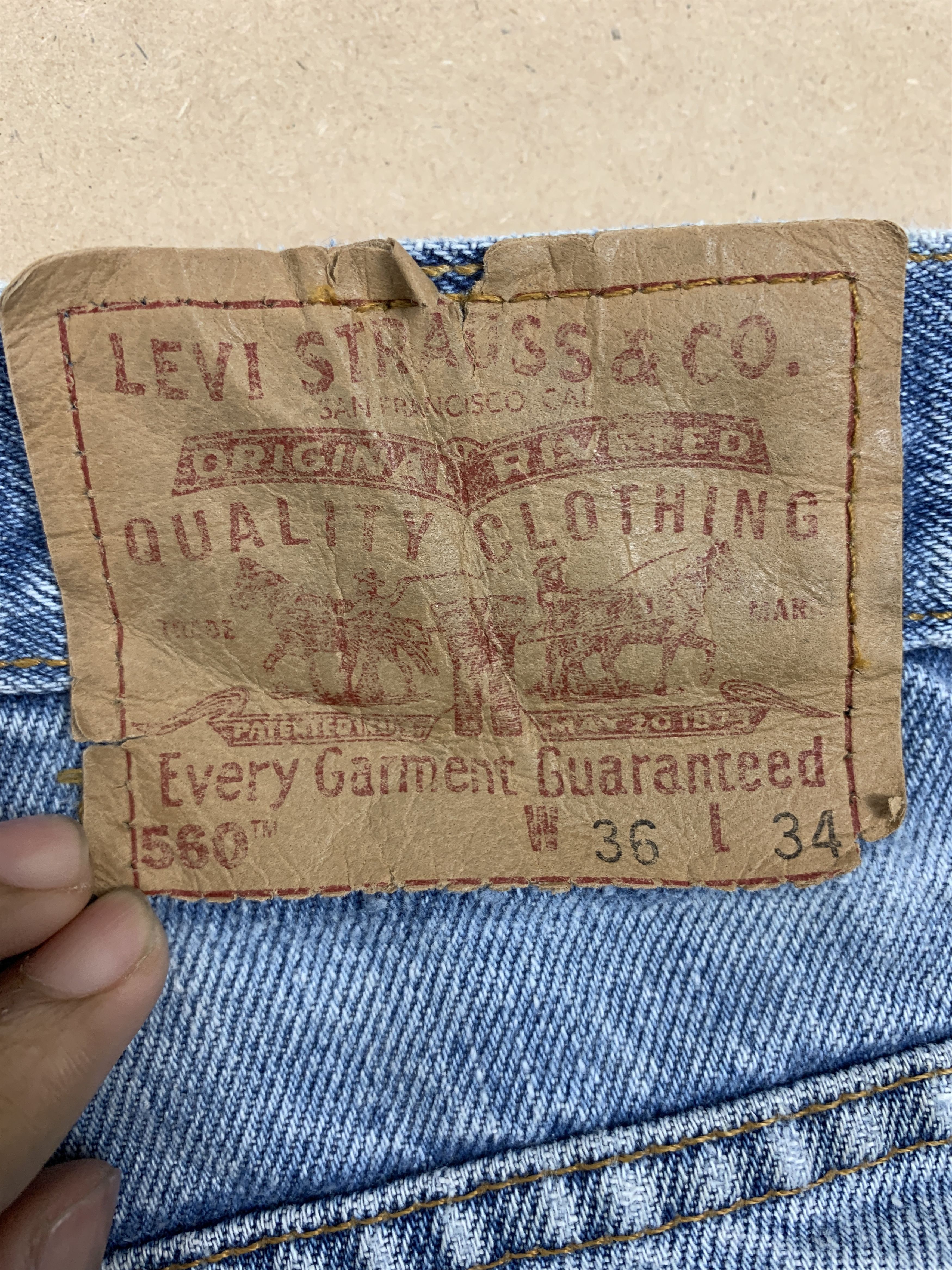 Levi's Vintage Levis 560 Straight Cut Jeans P0273 Size US 34 / EU 50 - 8 Thumbnail
