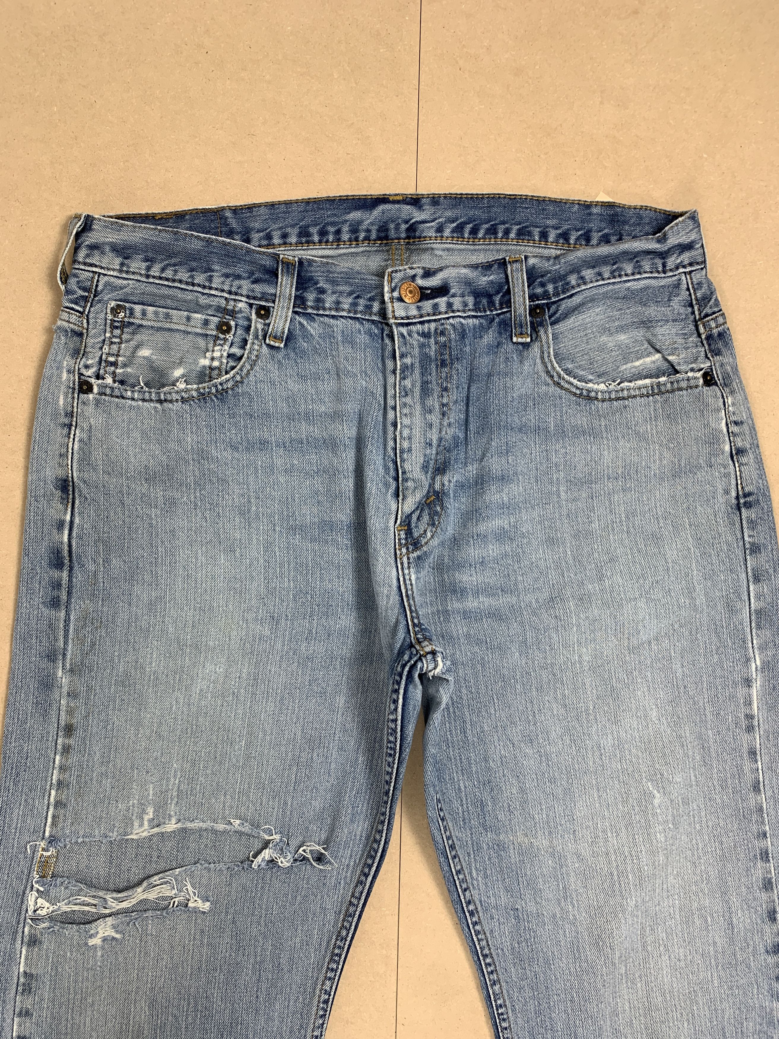 Levi's Vintage LEVI'S 569 Distressed Faded Straight Cut Stone Wash Size US 36 / EU 52 - 2 Thumbnail