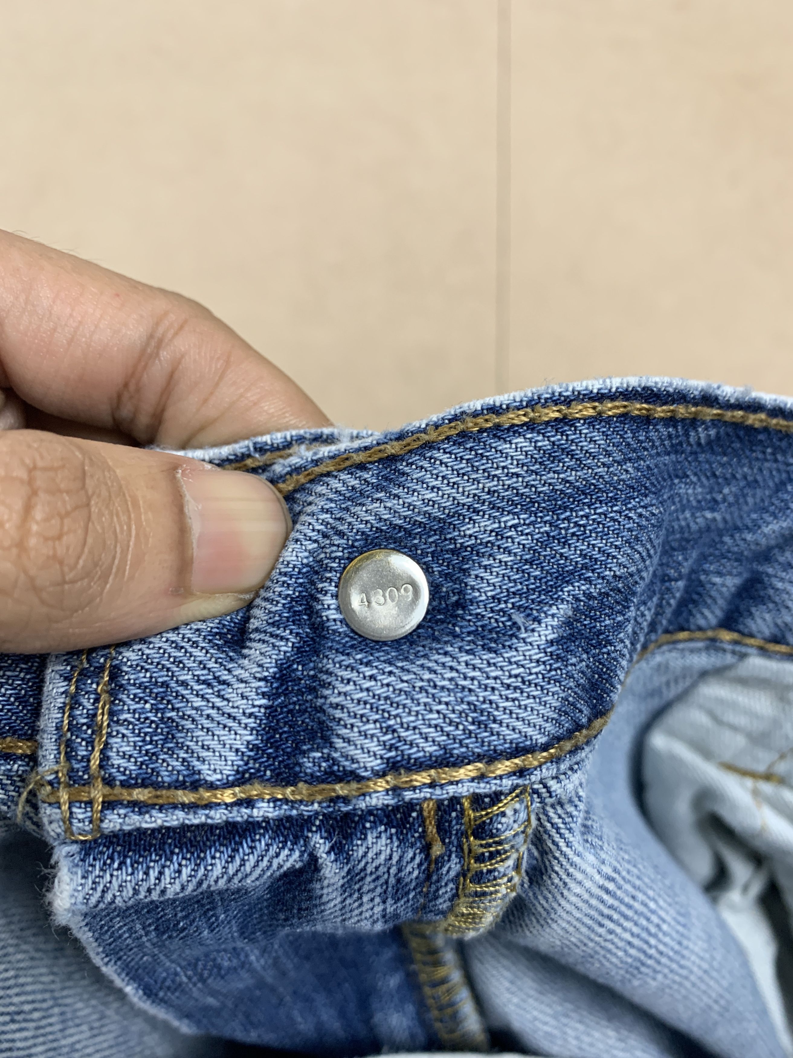 Levi's Vintage LEVI'S 569 Distressed Faded Straight Cut Stone Wash Size US 36 / EU 52 - 12 Thumbnail