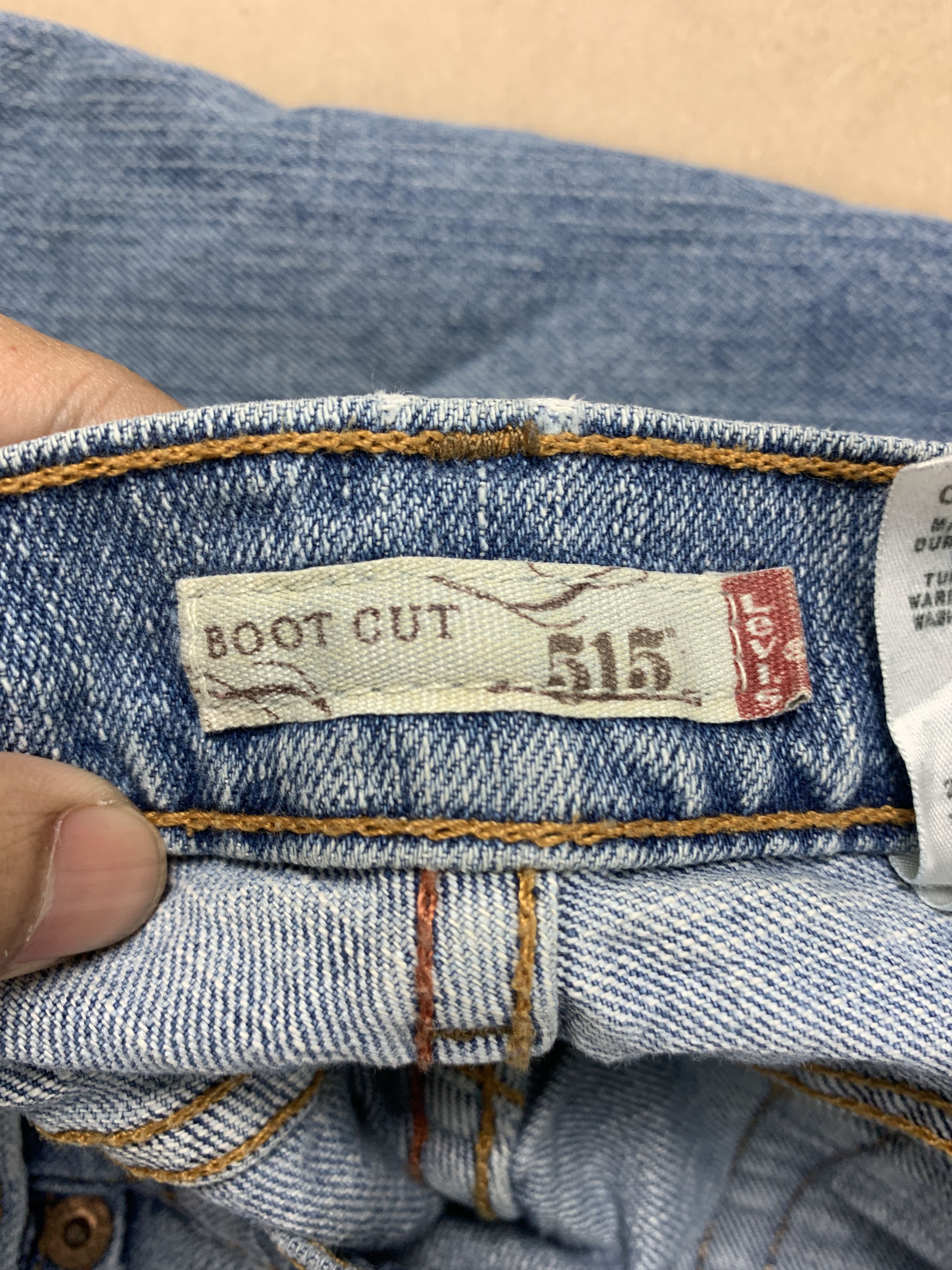 Levi's Vintage LEVI'S 515 Flared Bootcut Light Wash Jeans P0061 Size 32" / US 10 / IT 46 - 12 Thumbnail