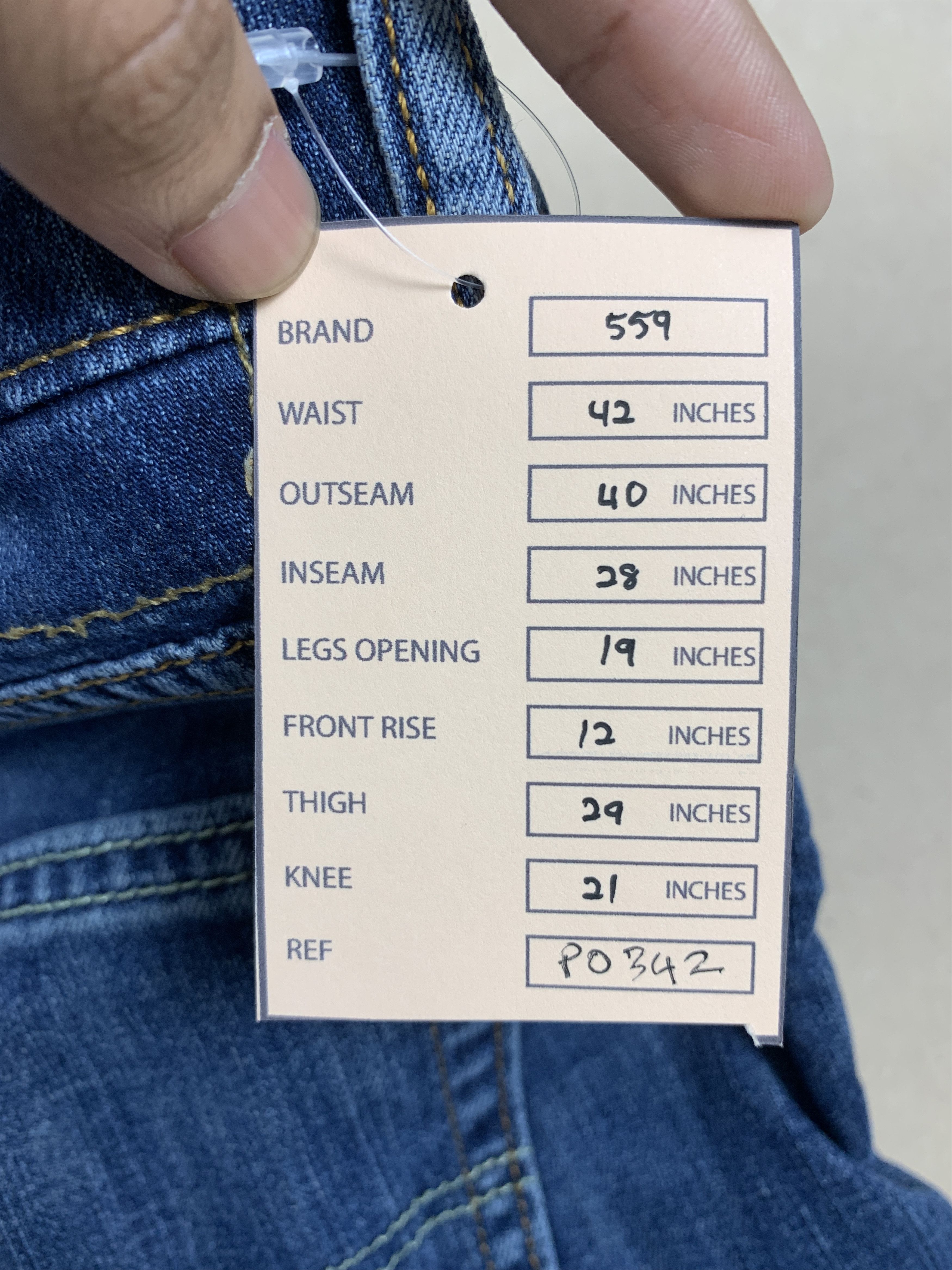 Levi's Vintage Levis 559 Straight Cut Distressed Faded Blue Jeans Size US 42 / EU 58 - 25 Thumbnail