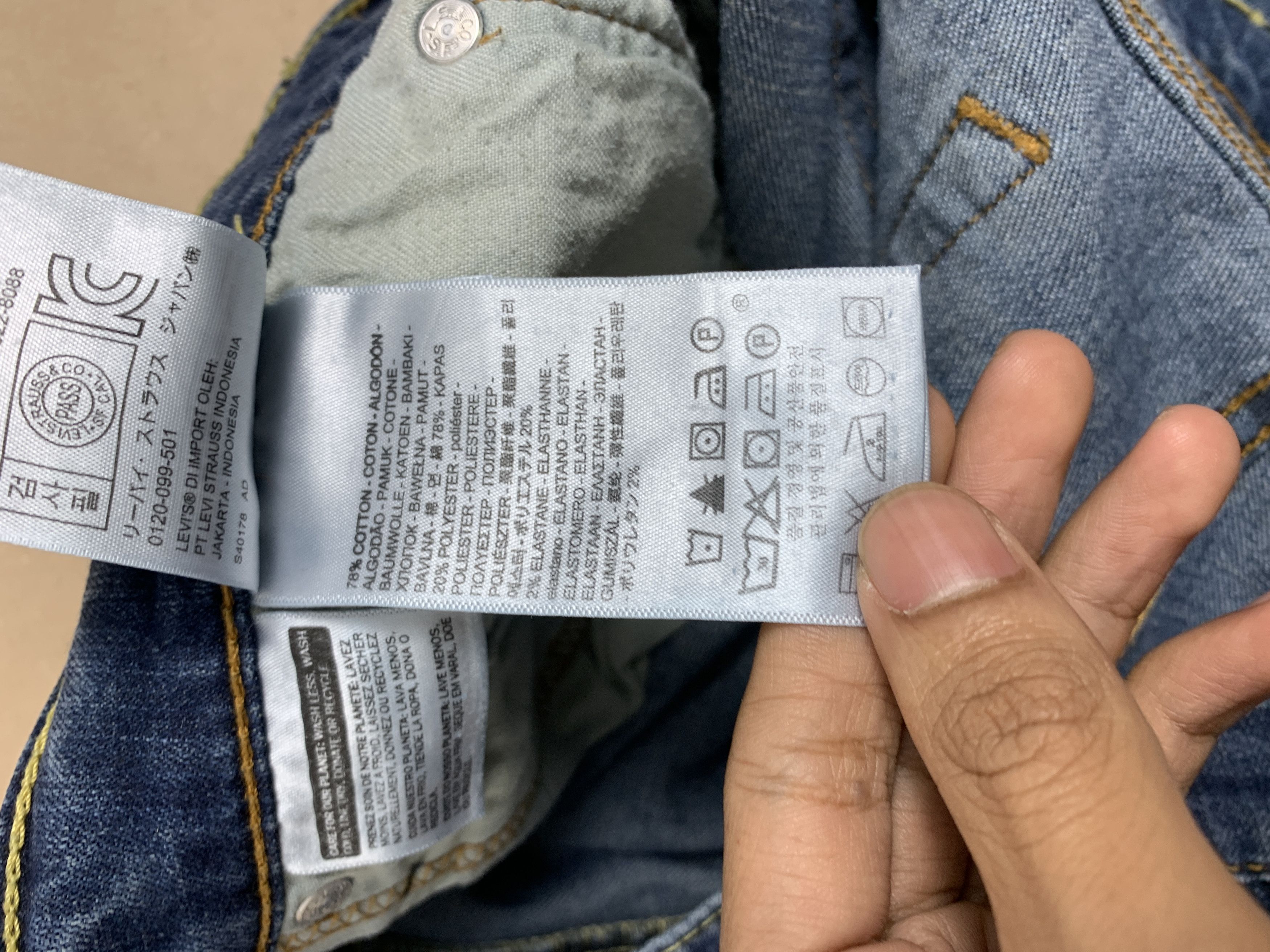 Levi's Vintage Levis 559 Straight Cut Distressed Faded Blue Jeans Size US 42 / EU 58 - 17 Thumbnail