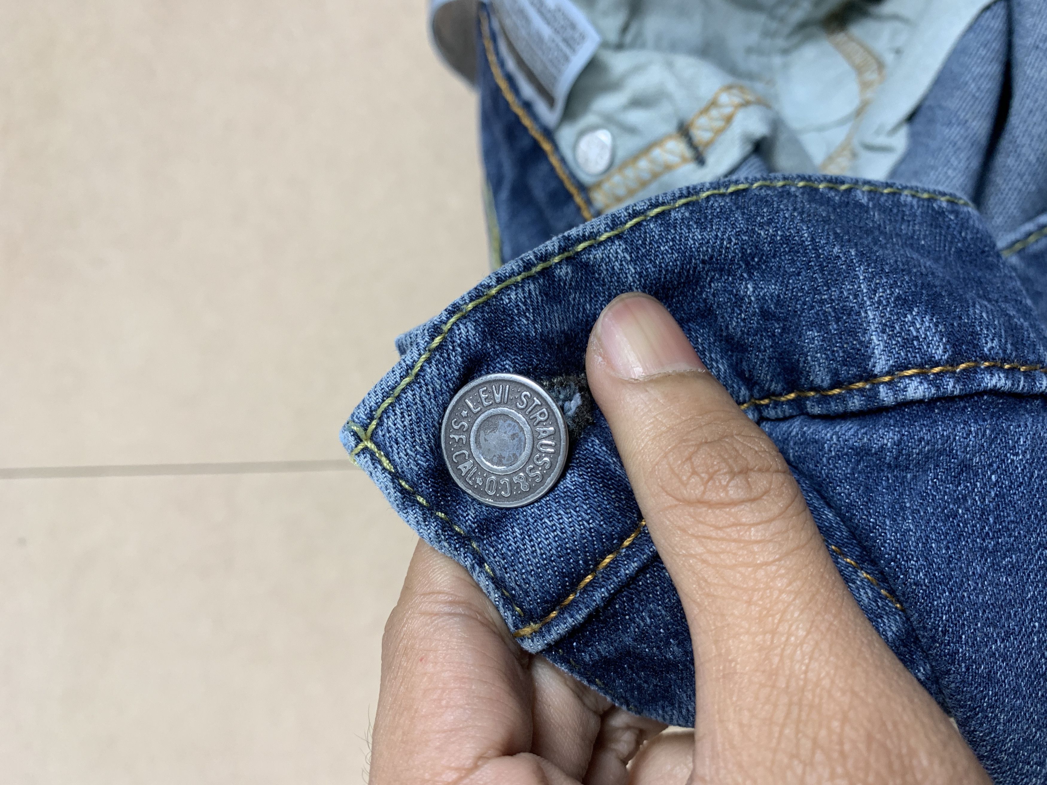 Levi's Vintage Levis 559 Straight Cut Distressed Faded Blue Jeans Size US 42 / EU 58 - 23 Thumbnail