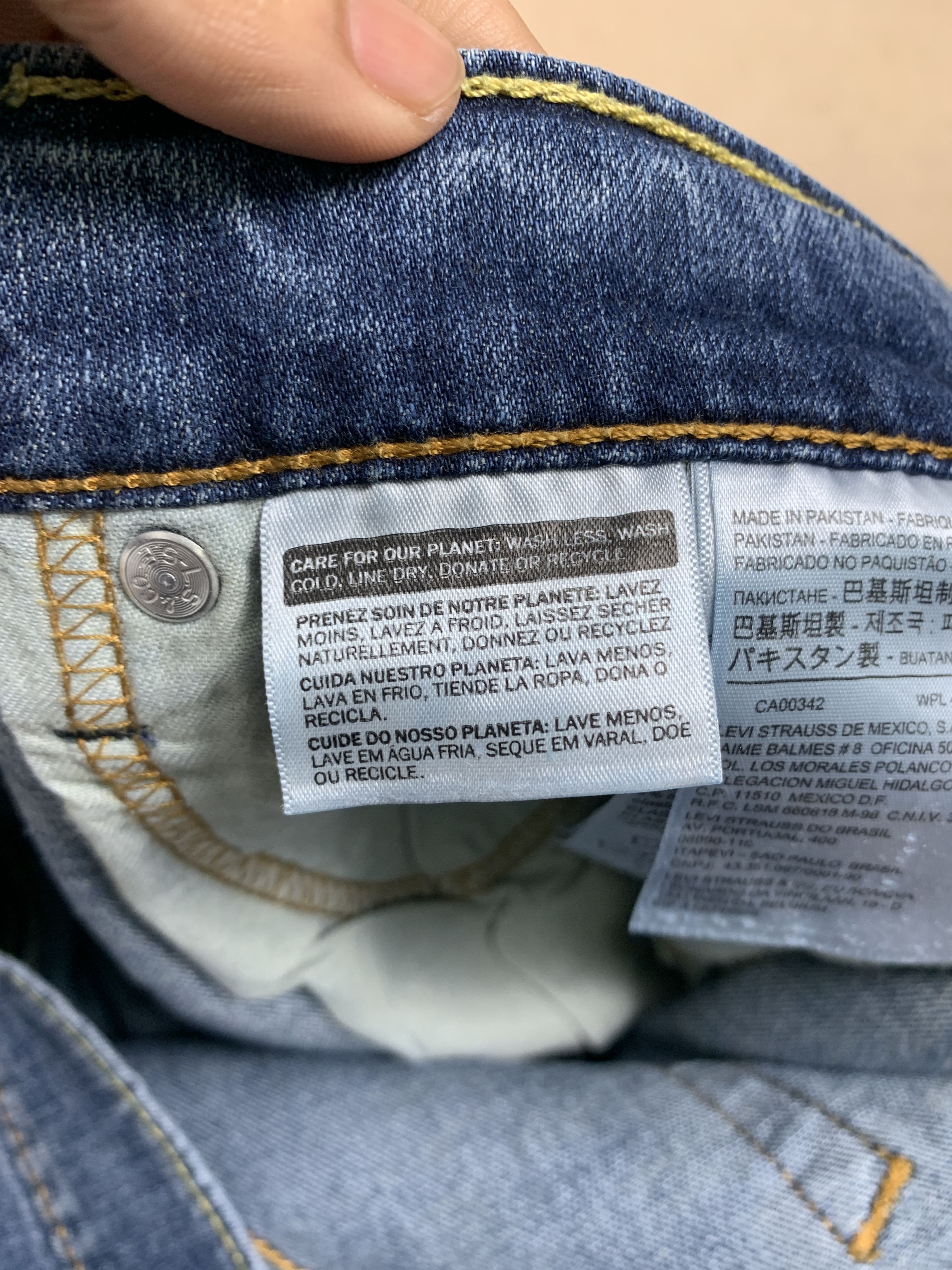 Levi's Vintage Levis 559 Straight Cut Distressed Faded Blue Jeans Size US 42 / EU 58 - 13 Thumbnail