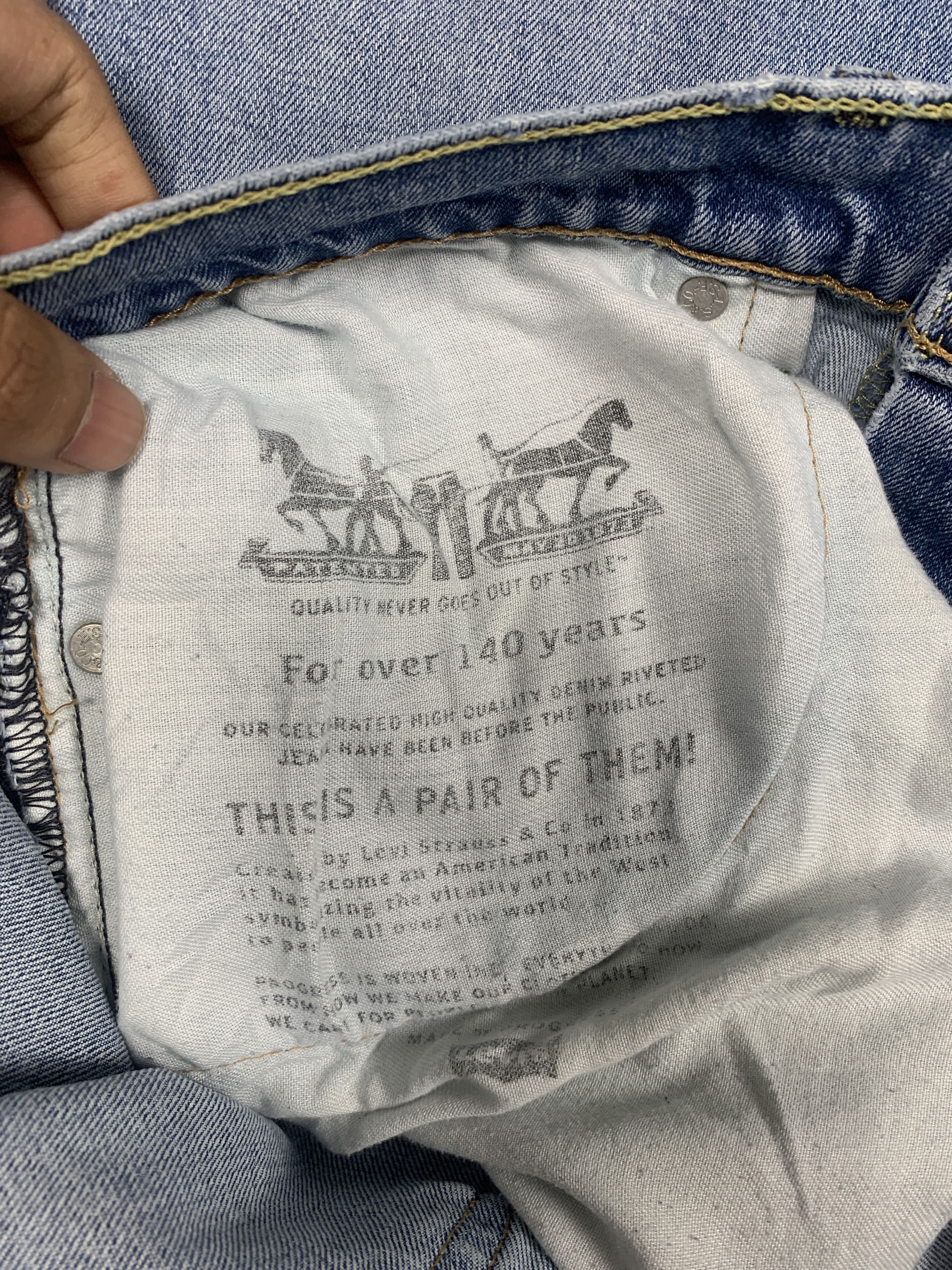 Levi's × Vintage Vintage LEVI'S 550 Distressed Faded Straight Cut Mid Wash Size US 32 / EU 48 - 16 Thumbnail